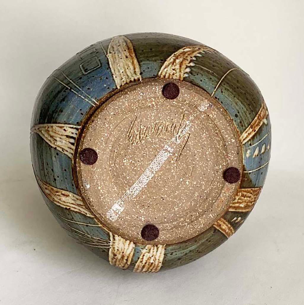 1960er Jahre Studio Pottery Sgraffito Vase von California Potter Joel Edwards (Mitte des 20. Jahrhunderts) im Angebot