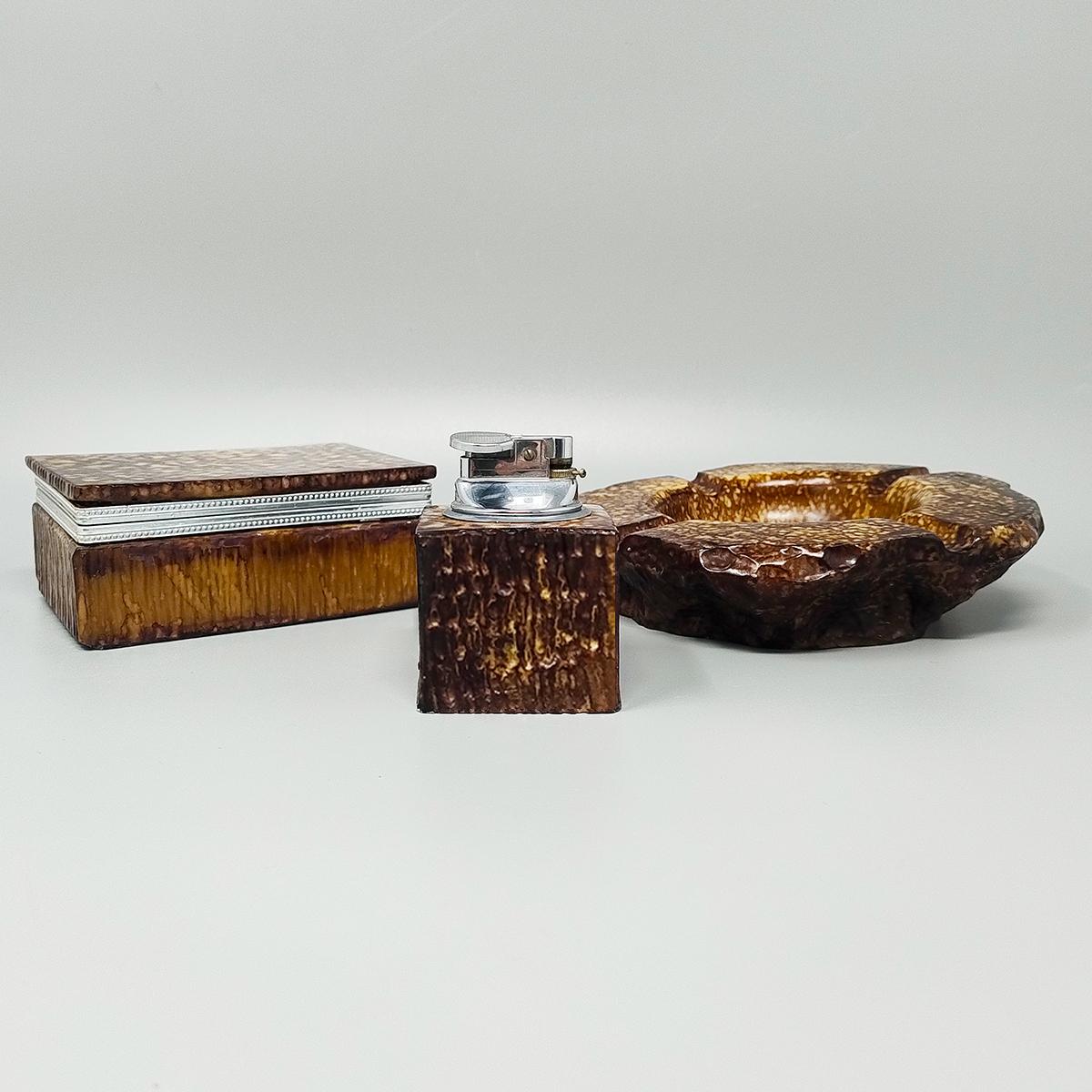 1960s Stunning alabaster smoking set by Romano Bianchi with ashtray, cigarette box and table lighter, everything is handmade carved. Made in Italy. This smoking set is in excellent condition.
Dimension :
Ashtray 7,08 x 7,08 x  1,57 H inches
cm 18x