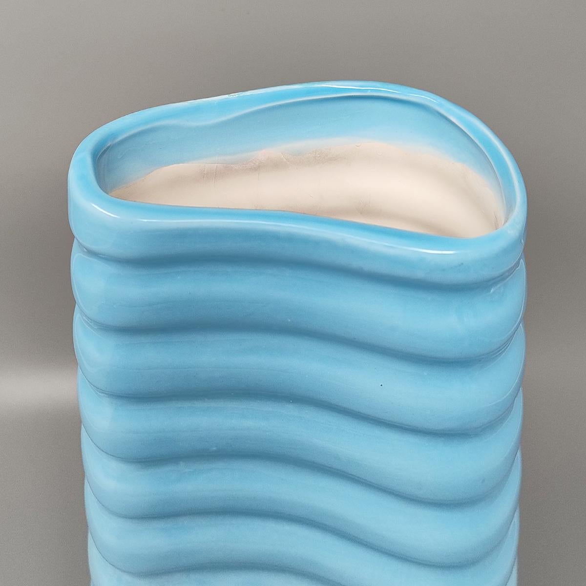 1960s Stunning Blue Vase in Laveno Ceramic. Made in Italy In Excellent Condition For Sale In Milano, IT