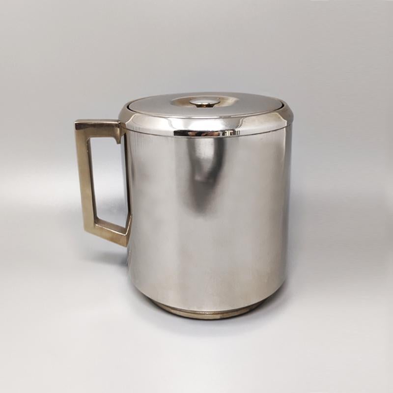 1960s Stunning Ice Bucket by Aldo Tura for Macabo. Made in Italy.
The item is in excellent condition.
Dimension:
diameter 5,51 x 7,08 H inches
diameter 14 cm x cm 18 H