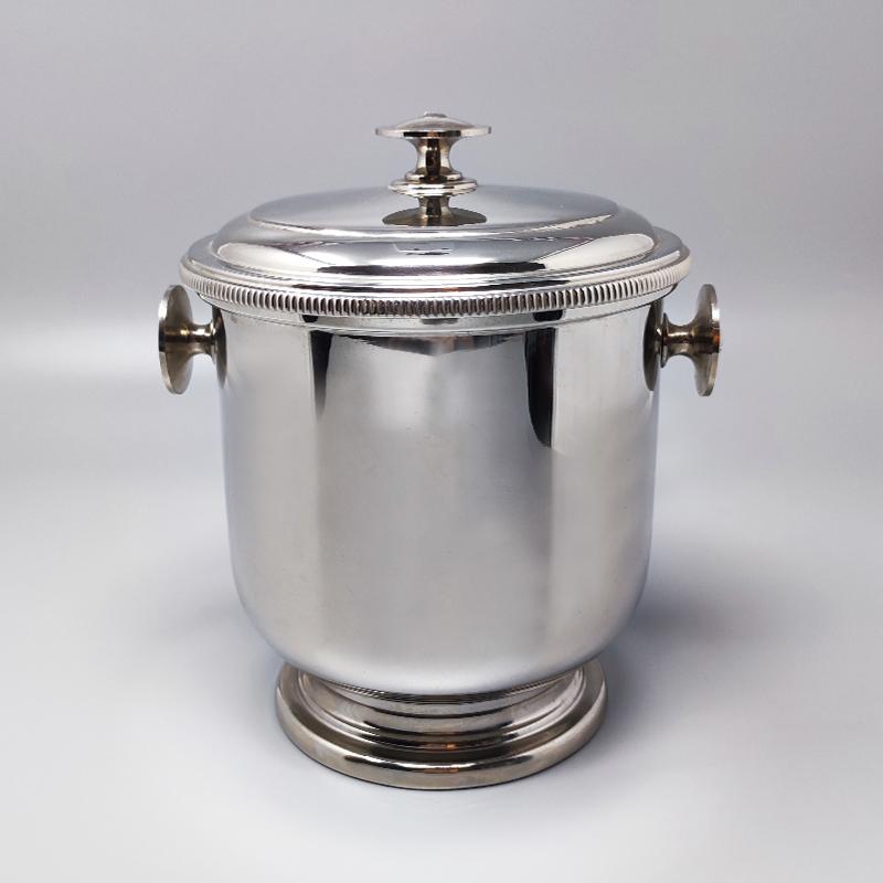 1960s Stunning ice bucket in stainless steel by Aldo Tura for Macabo. The item is in excellent condition. Made in Italy.
Dimension:
diameter 7,08