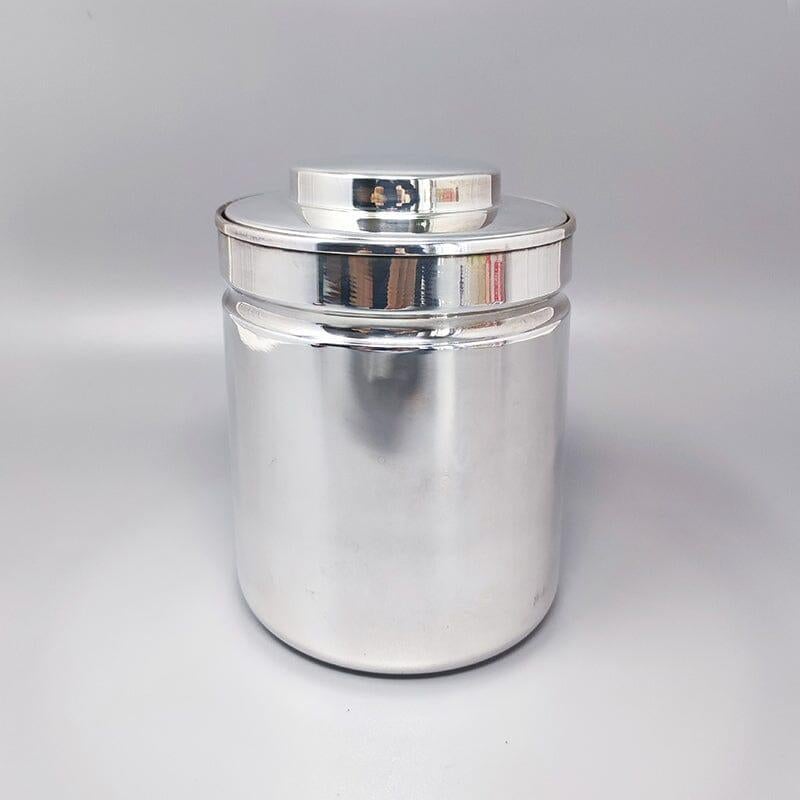 1960s Stunning ice bucket in stainless steel by Aldo Tura for Macabo. Made in Italy.
Dimension:
diameter 4,72