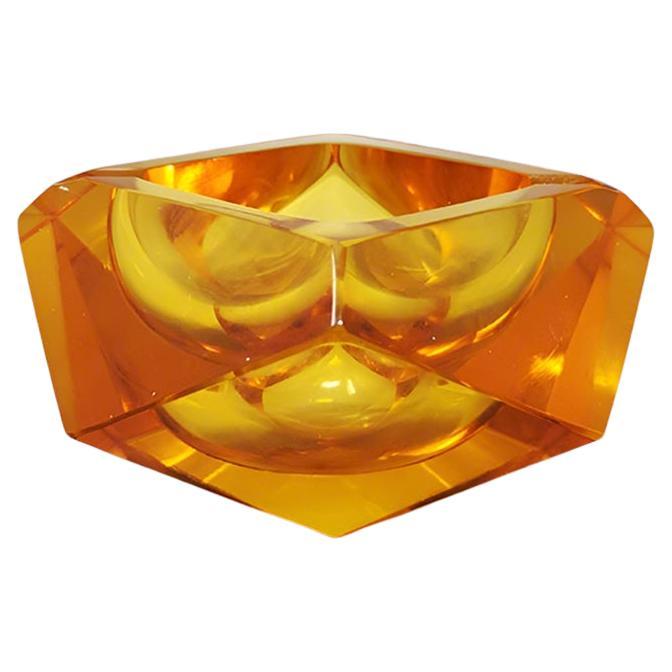 Impresionante cenicero o recogedor ocre de Murano de los años 60, obra de Flavio Poli