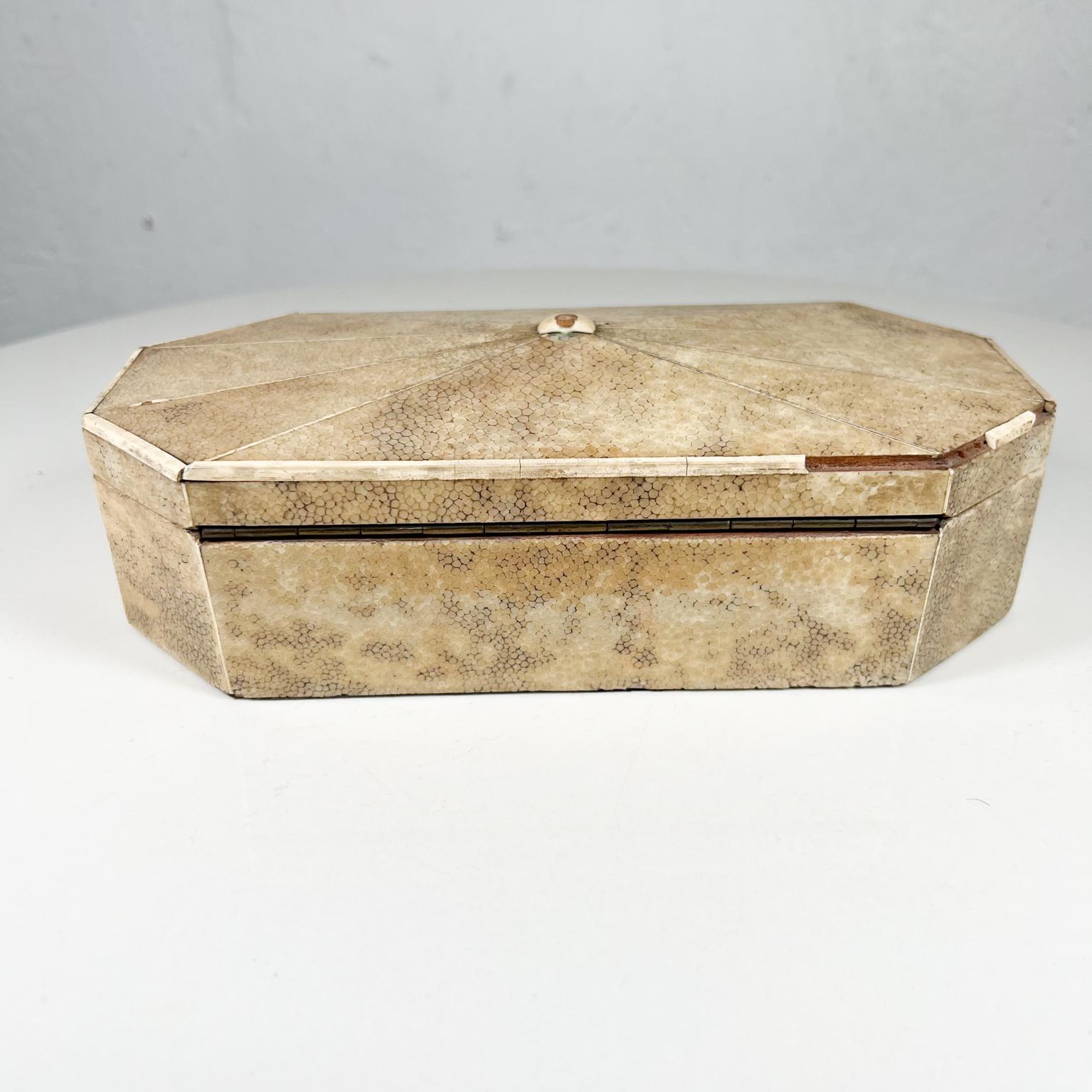 1930s Art Deco Shagreen Trinket Keepsake Box Leather Wood For Sale 3