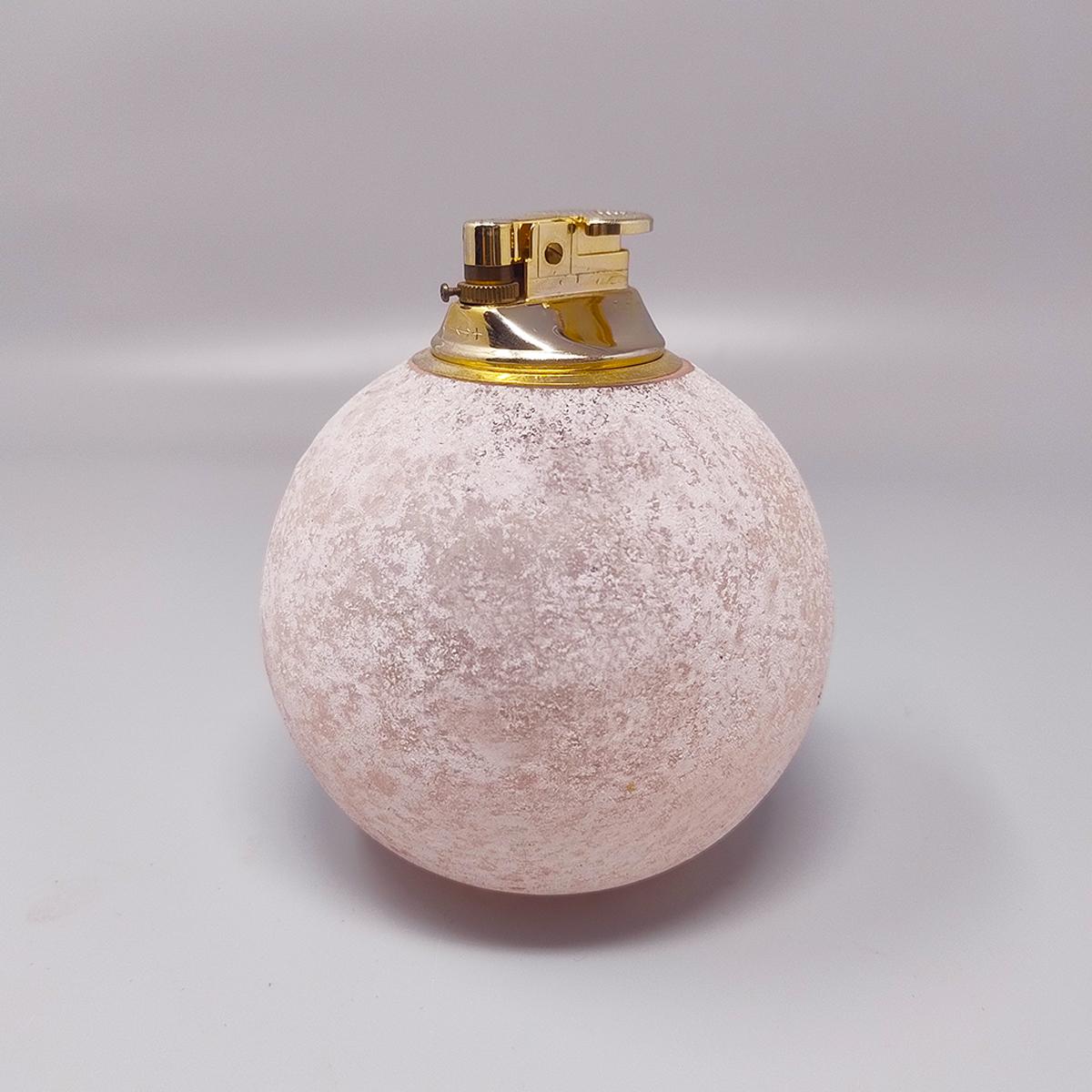 1960 Stunning Table Lighter in Murano Frosted Glass by Paolo Traversi. Fabriqué en Excellent état - En vente à Milano, IT