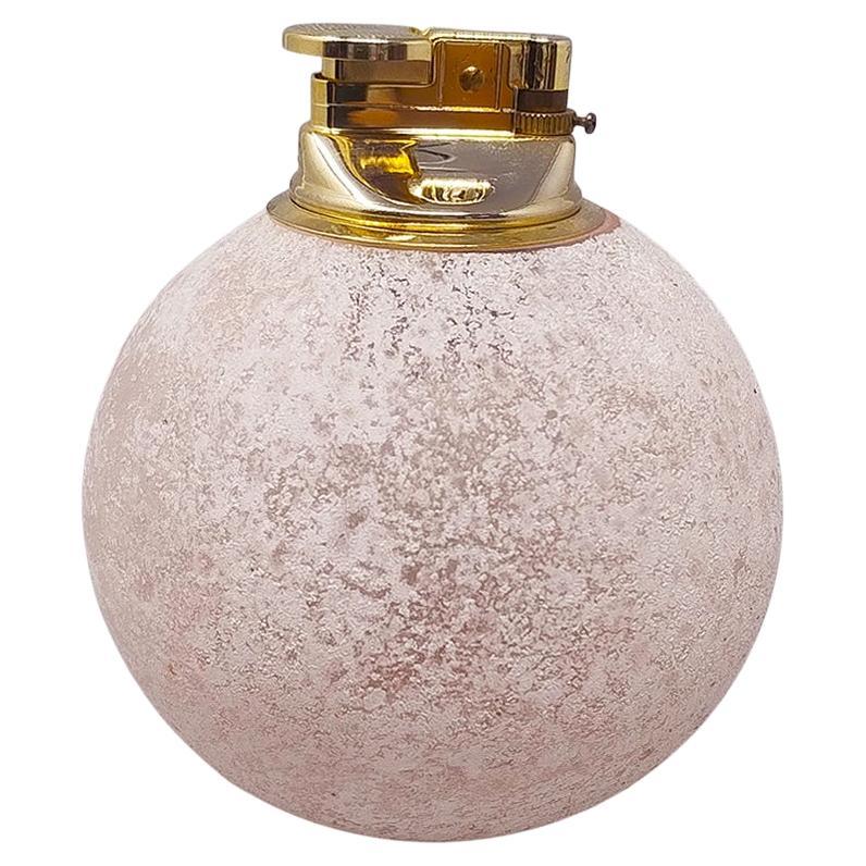 1960 Stunning Table Lighter in Murano Frosted Glass by Paolo Traversi. Fabriqué en en vente