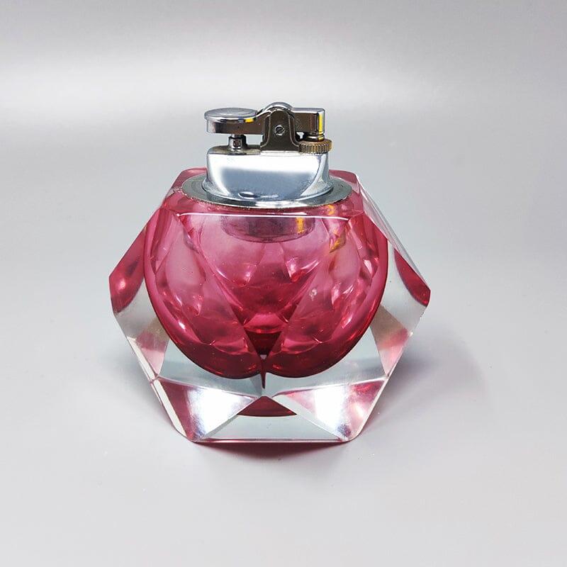 1960 Pink table lighter in Murano sommerso glass by Flavio Poli for Seguso. Made in italy. The item is in excellent condition and it works perfectly
Dimension:
diam 4,33