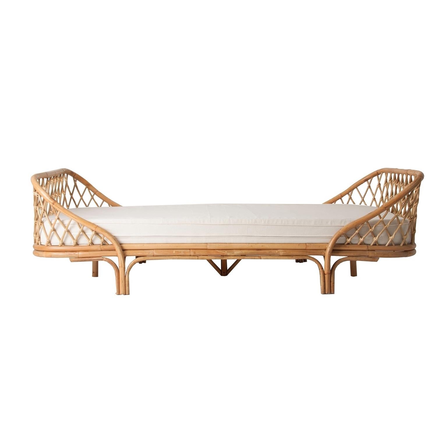 article rattan daybed
