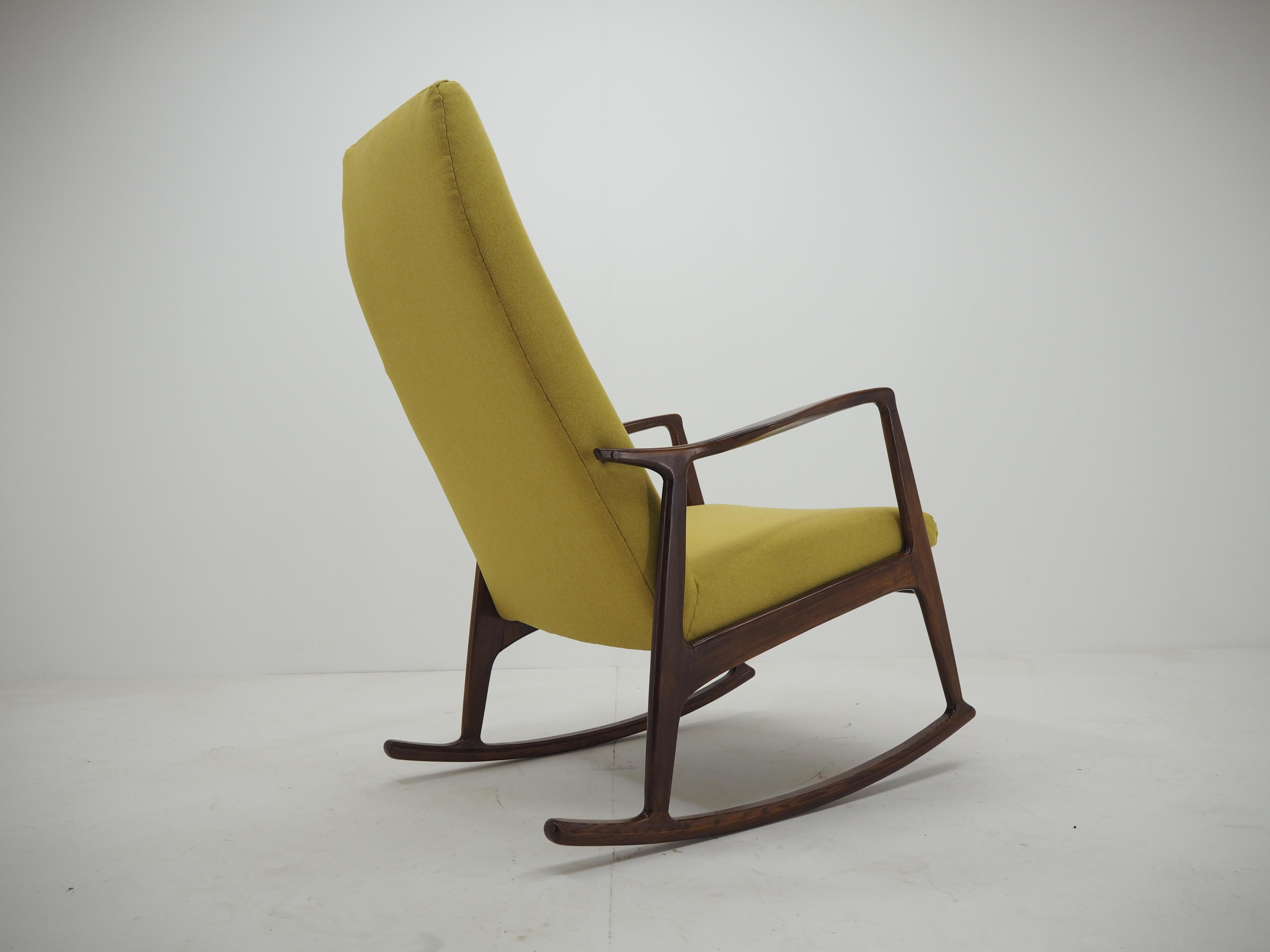 Mid-Century Modern 1960s Stylish Beech Rocking Chair, Czechoslovakia