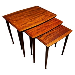 Mesas nido de madera de teca de los años 60 MOBELINTARSIA Dinamarca