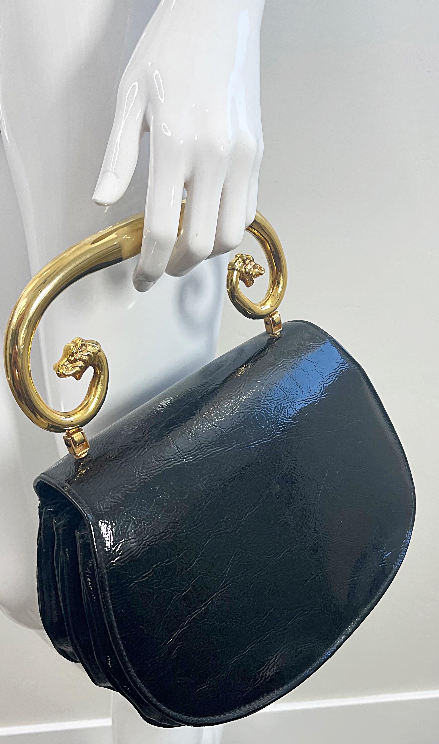 1960er Susan Tyler Schwarzes Lackleder Löwe Handle Großer Vintage 60s Handtasche im Zustand „Hervorragend“ im Angebot in San Diego, CA