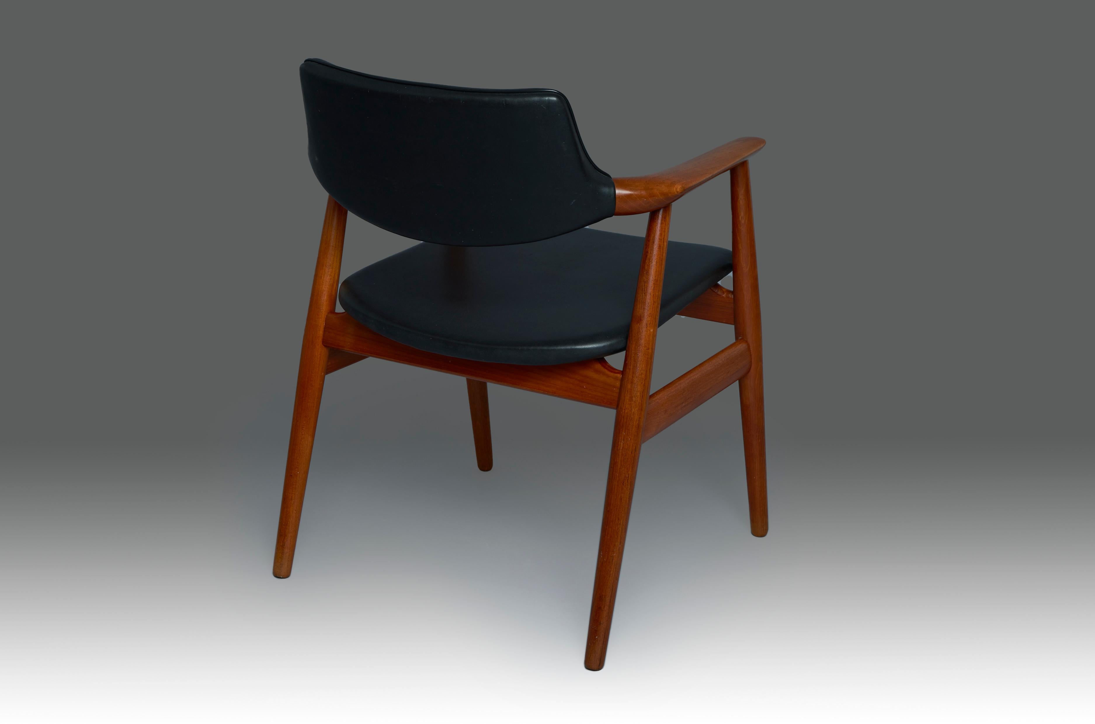 Mid-20th Century Mid Century Modern Svend Åge Eriksen ‘’Gm11’’ Teak and Faux Leather Armchair For Sale