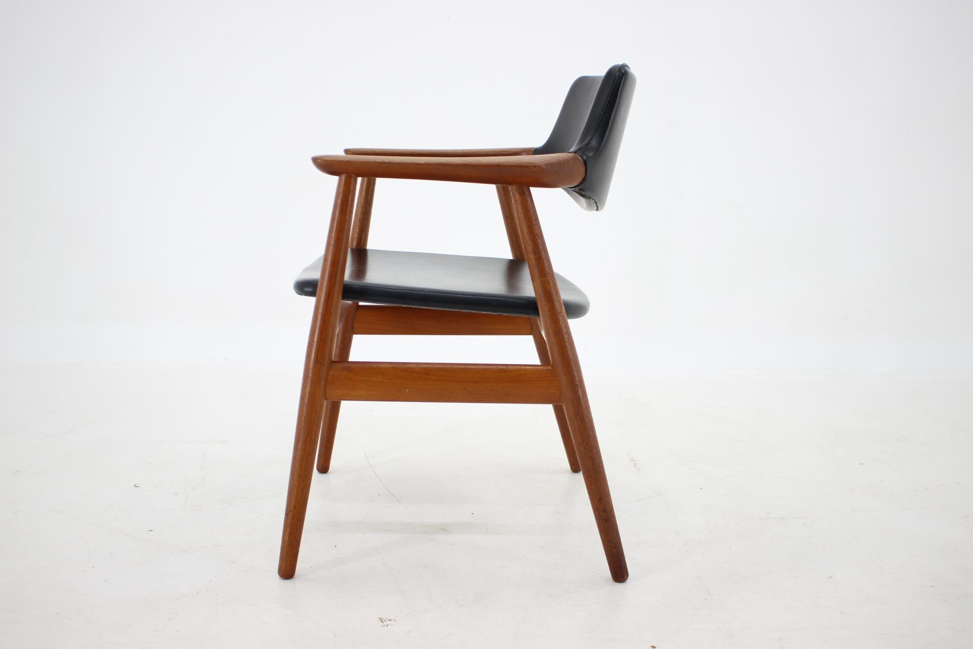 1960s Svend Åge Eriksen Teak Armchair for Glostrup, Denmark In Good Condition In Praha, CZ