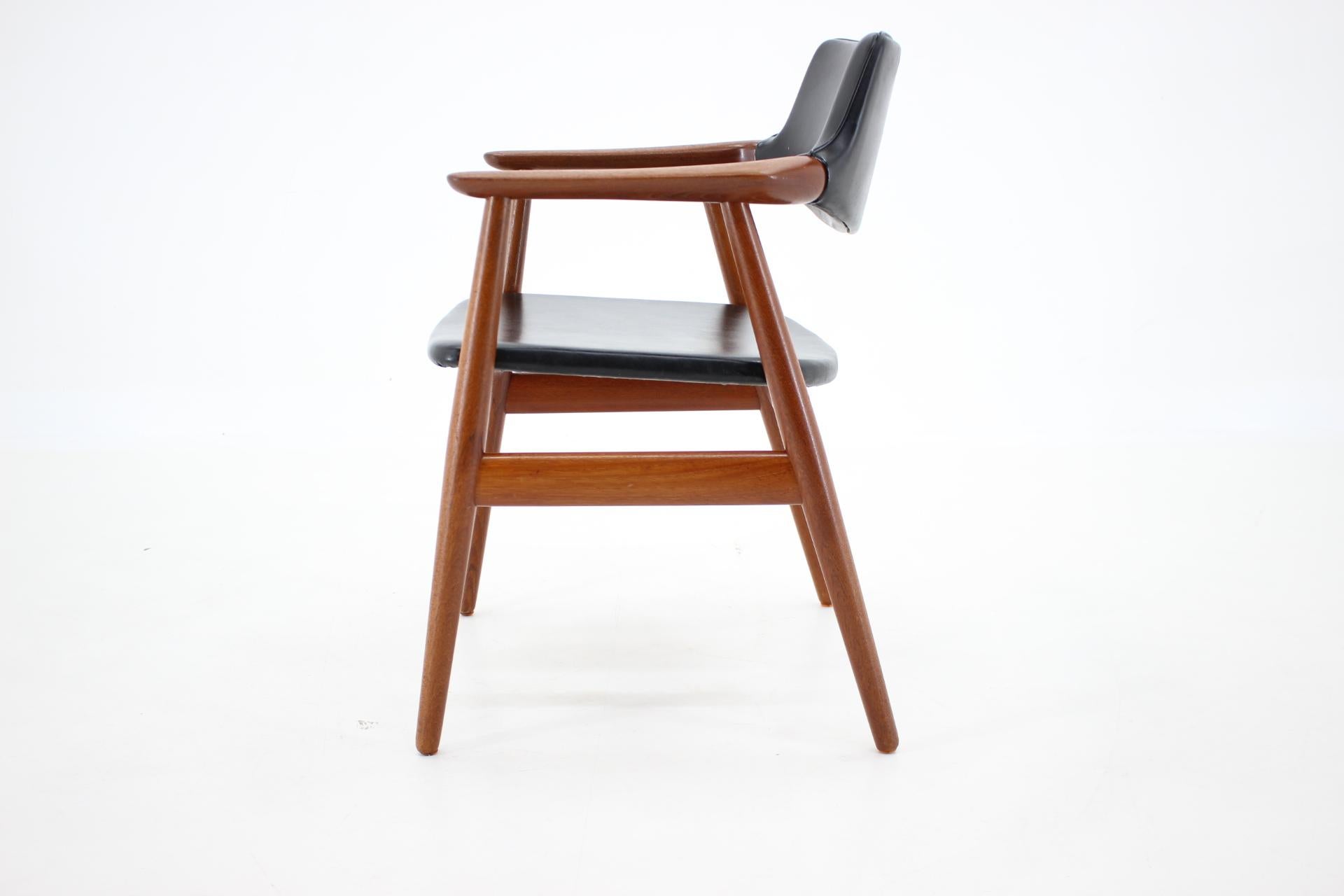 1960s Svend Åge Eriksen Teak Armchair for Glostrup, Denmark In Good Condition In Praha, CZ