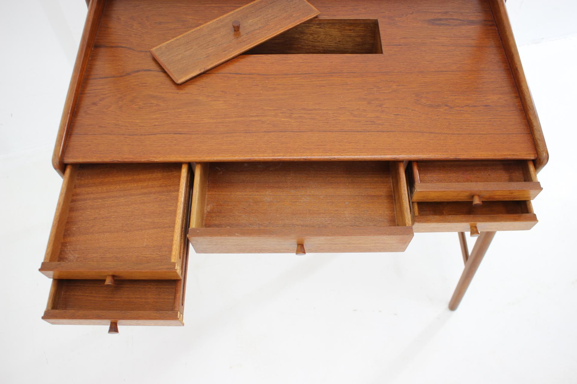 1960s Svend Åge Madsen Teak Vanity with Mirror, Denmark 8