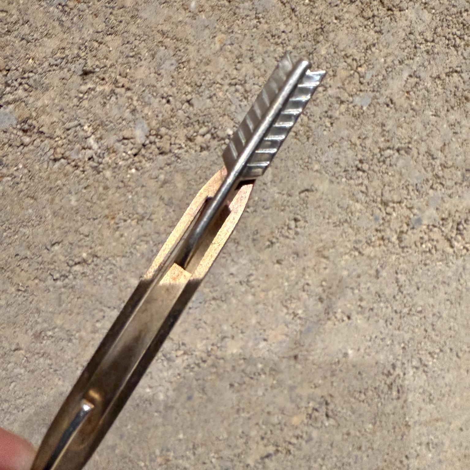 1960s Swank Arrow Tie Bar Clip In Good Condition For Sale In Chula Vista, CA