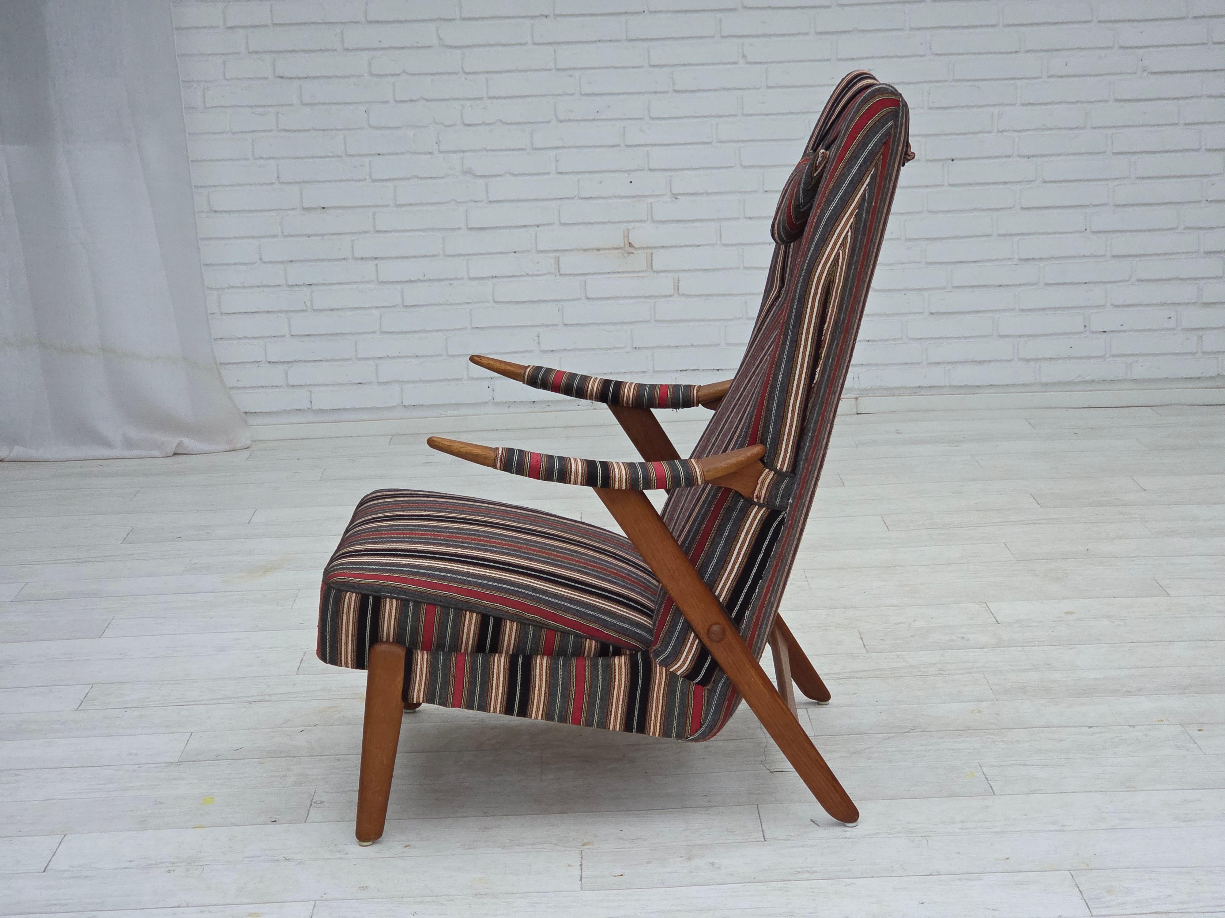 1960er Jahre, schwedischer Sessel, gestreifter Möbelwollstoff, Eichenholz, Teakholz. im Angebot 10