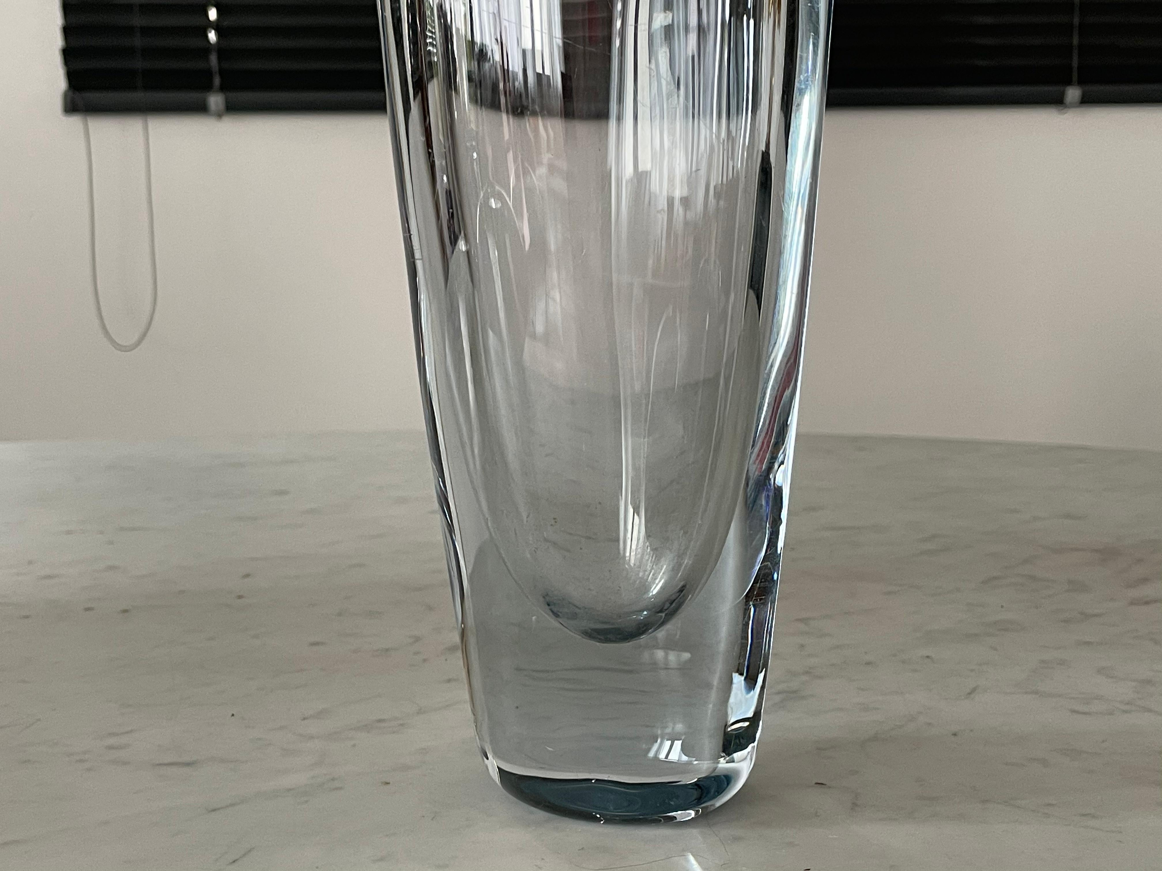 Vaso di cristallo svedese degli anni '60 di Orrefors in vendita 1