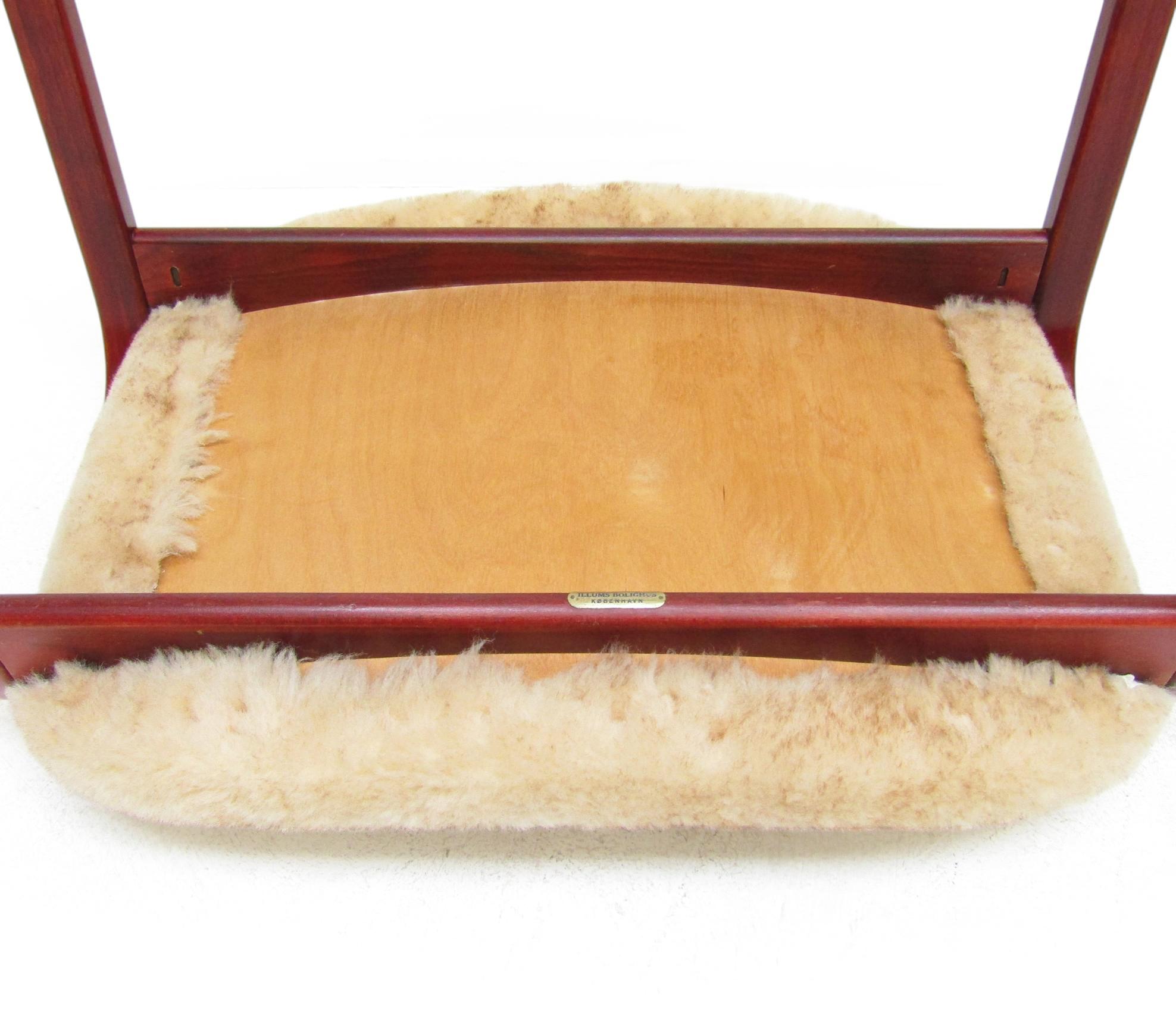 1960er Jahre Schwedische Lamino Fußhocker Ottoman In Schafsfell von Yngve Ekstrom für Swedese im Angebot 2