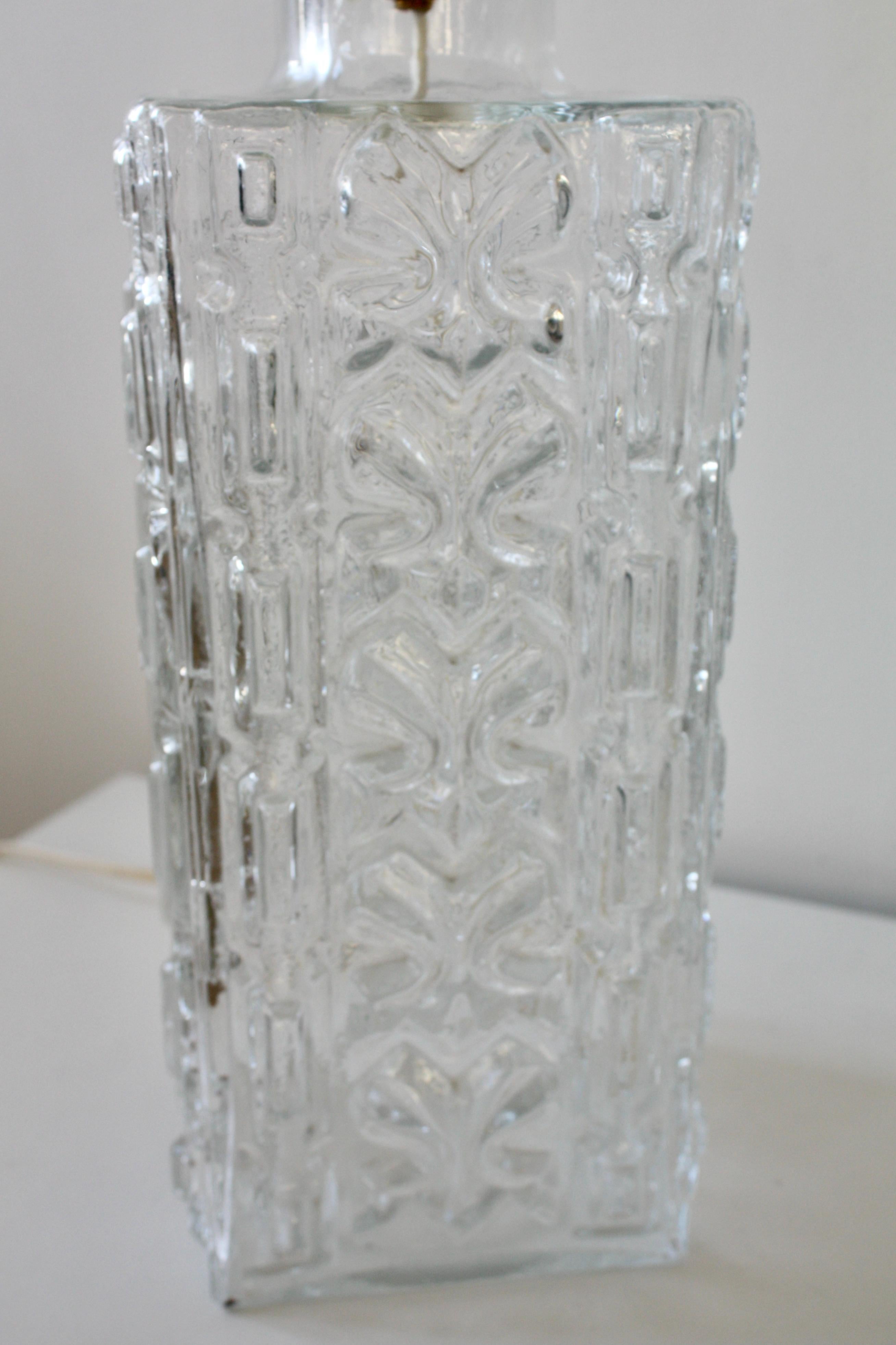 1960s Swedish Mid-Century Glass Table Lamp by Orrefors, Attributed to Gustav Lee en vente 3