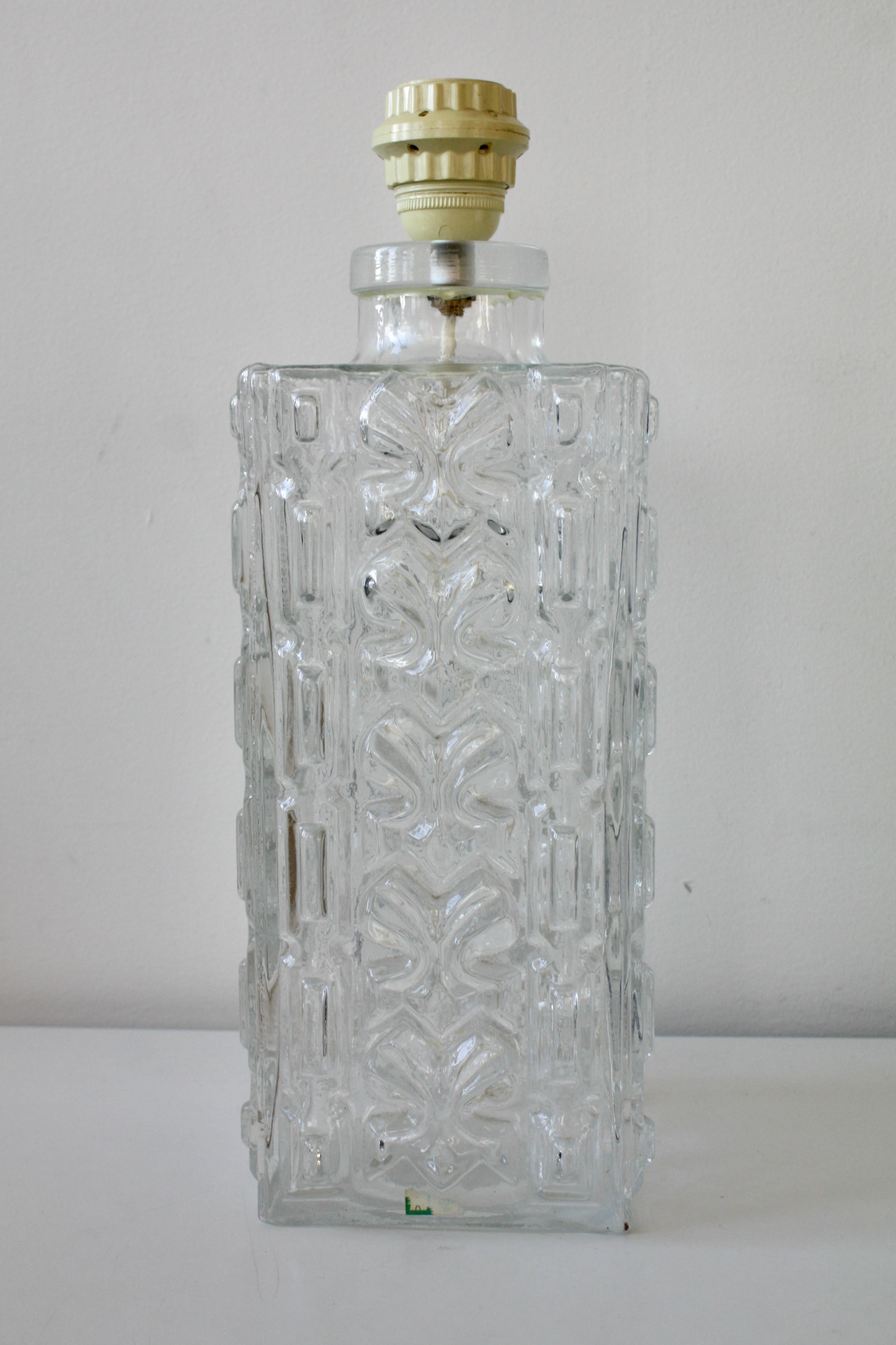 1960s Swedish Mid-Century Glass Table Lamp by Orrefors, Attributed to Gustav Lee Bon état - En vente à Västra Frölunda, SE