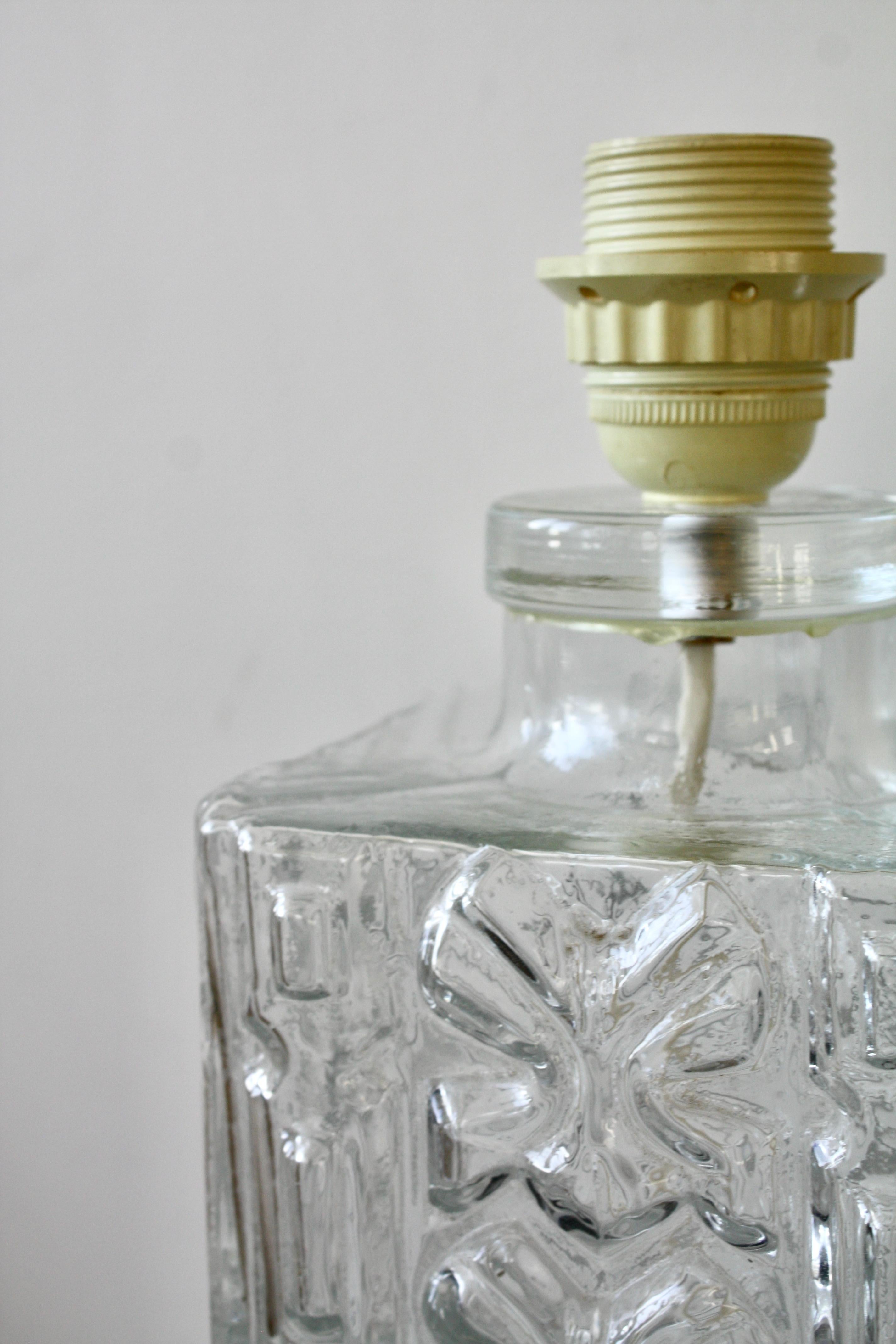 1960s Swedish Mid-Century Glass Table Lamp by Orrefors, Attributed to Gustav Lee en vente 1