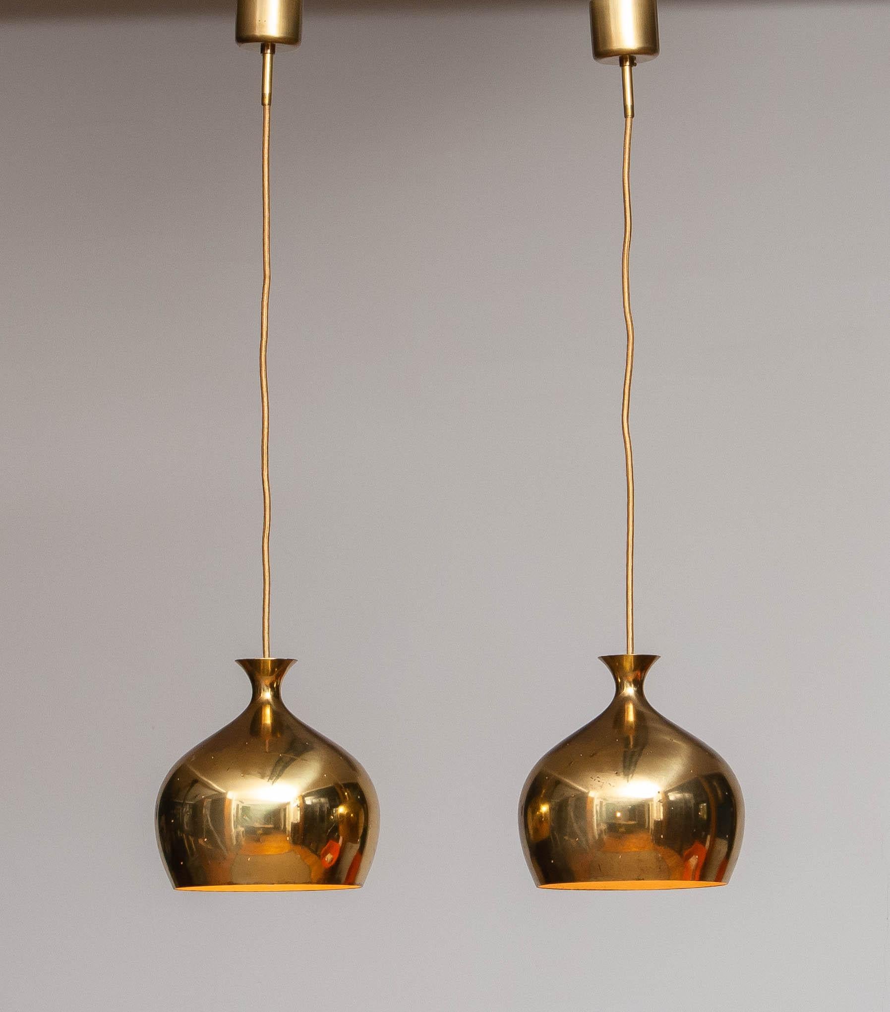 Beautiful pair perforated 'Unions' in brass by Helge Zimdal for Falkenbergs Belysning in Sweden.
Overall these pendants are in good condition. Both consists a screw fitting, size E14.
Technically 100% and suits 110 as well as 230 volts.