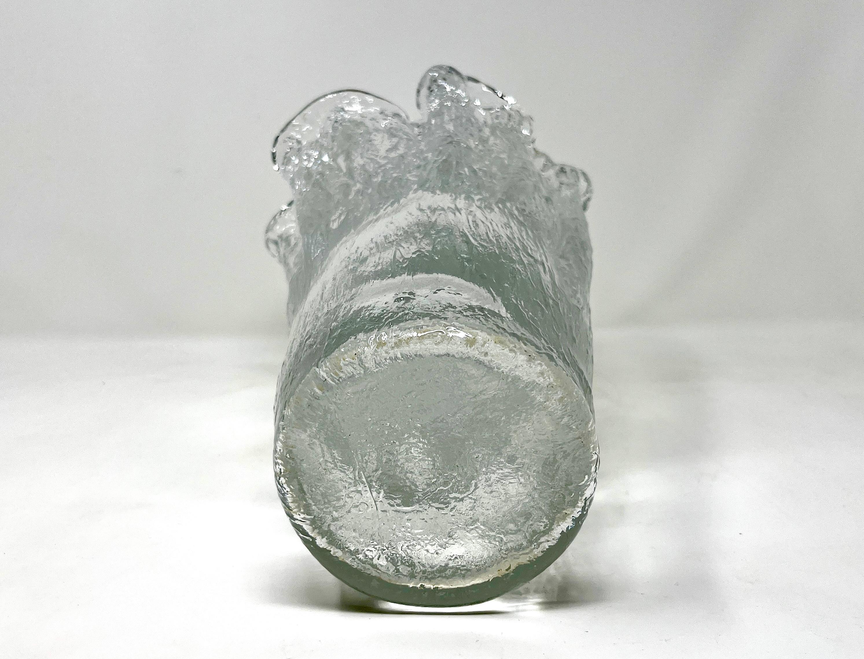 Vaso da ghiaccio in vetro pesante Pukeberg svedese del 1960 di Uno Westerberg, MCM In condizioni ottime in vendita a Chicago, IL