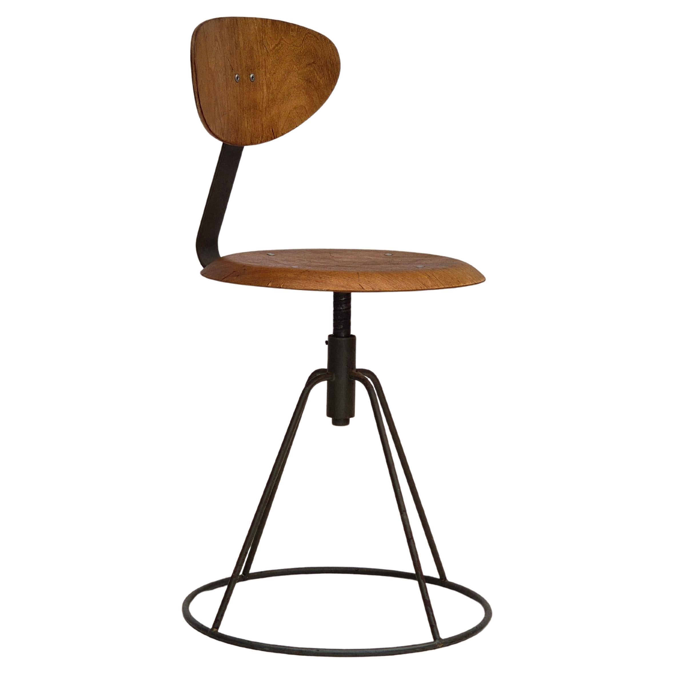 1960s, Swedish swivel chair, original condition, bent plywood.