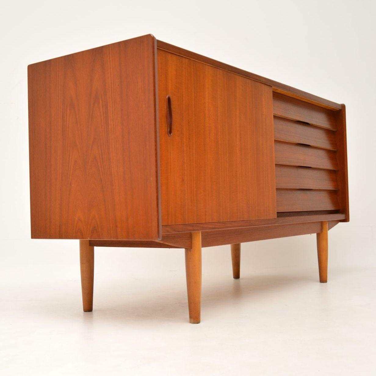 A beautifully made and compact vintage teak sideboard, this was made in Sweden in the 1960s, designed by Nils Jonsson for Troeds. It’s of amazing quality and in excellent condition for its age, with just some minor wear here and there. There are a