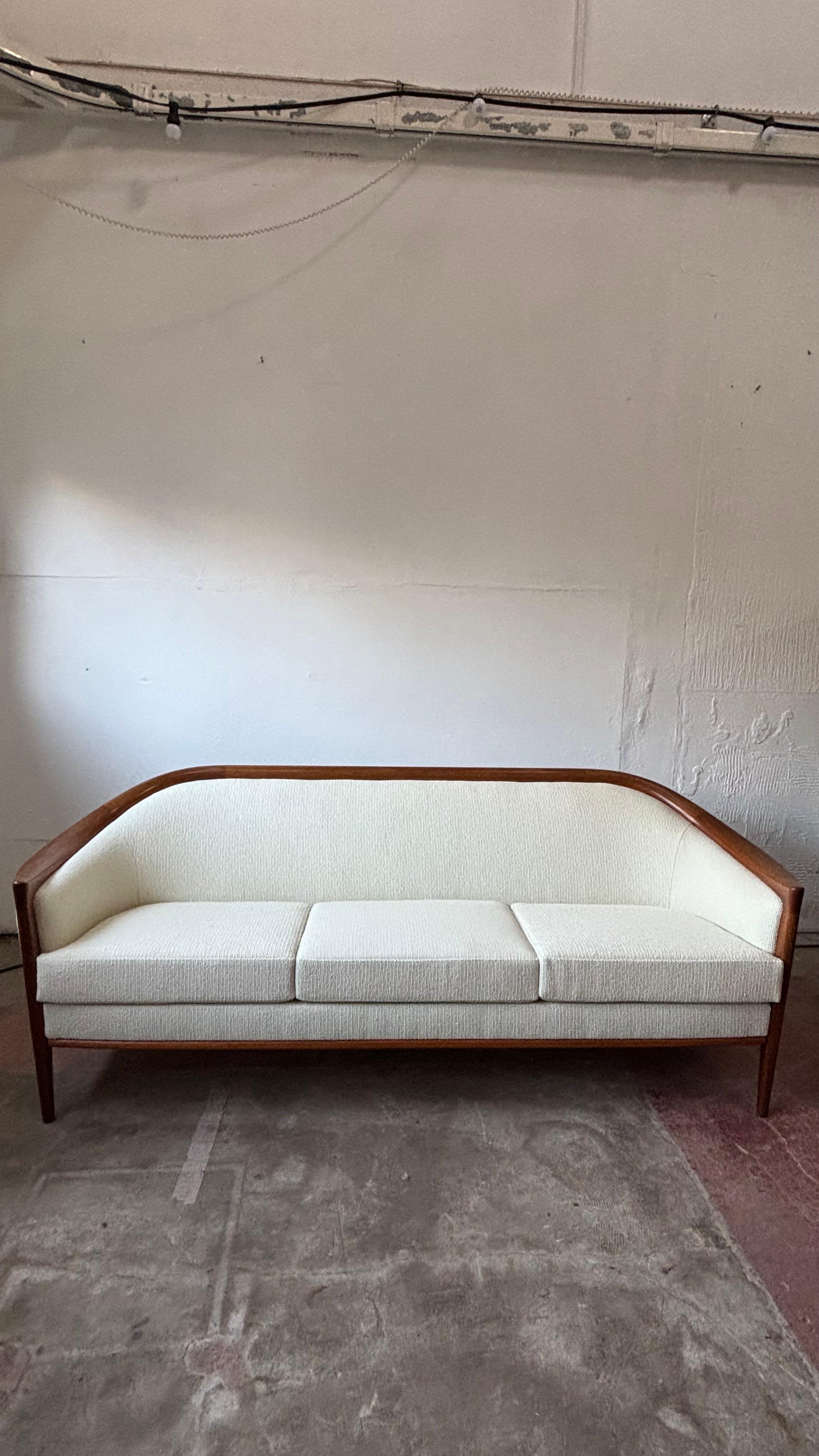 Mid-Century Modern Canapé suédois vintage en teck des années 1960 par Bertil Fridhagen en vente