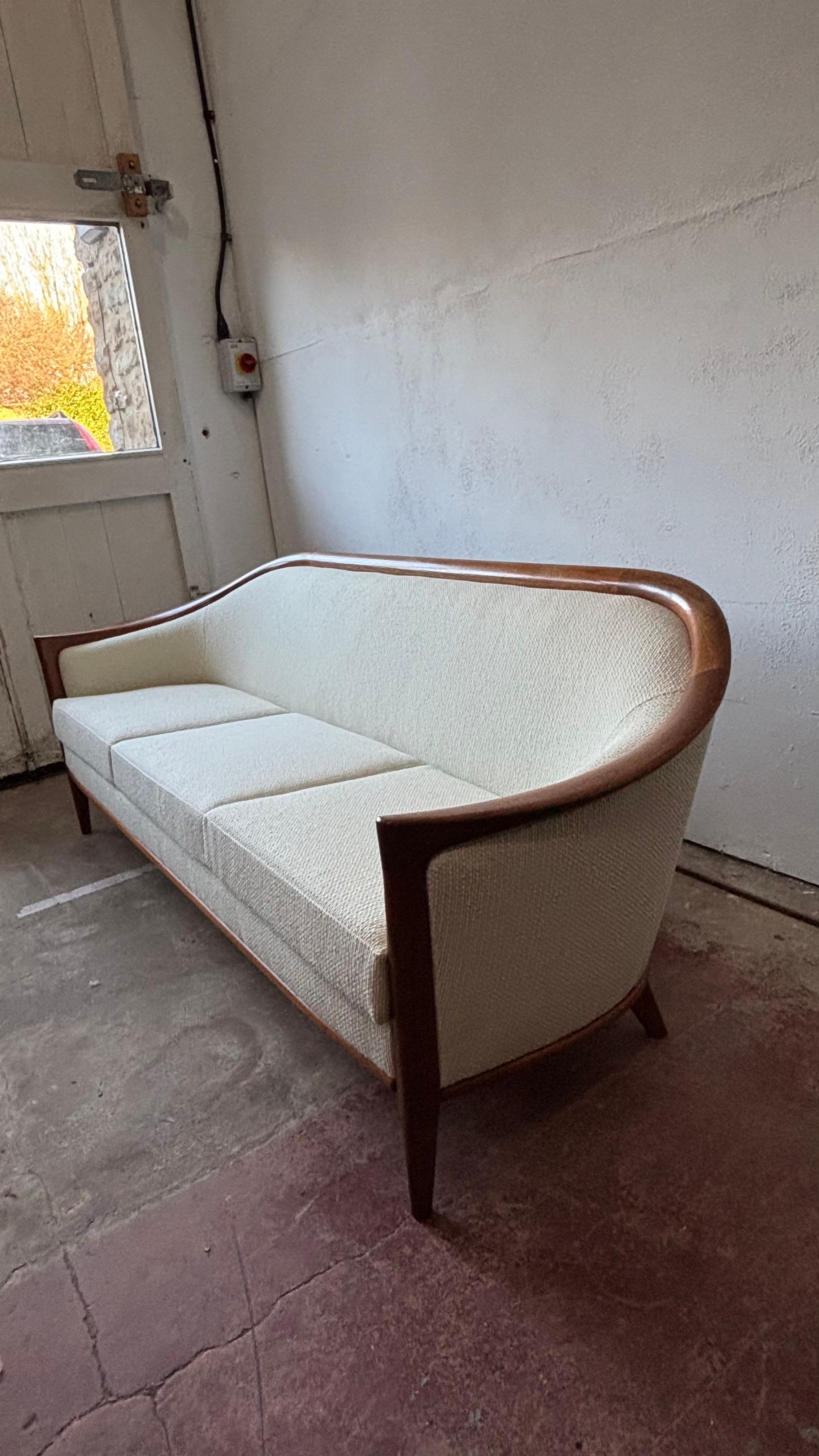 Canapé suédois vintage en teck des années 1960 par Bertil Fridhagen Bon état - En vente à Sherborne, GB