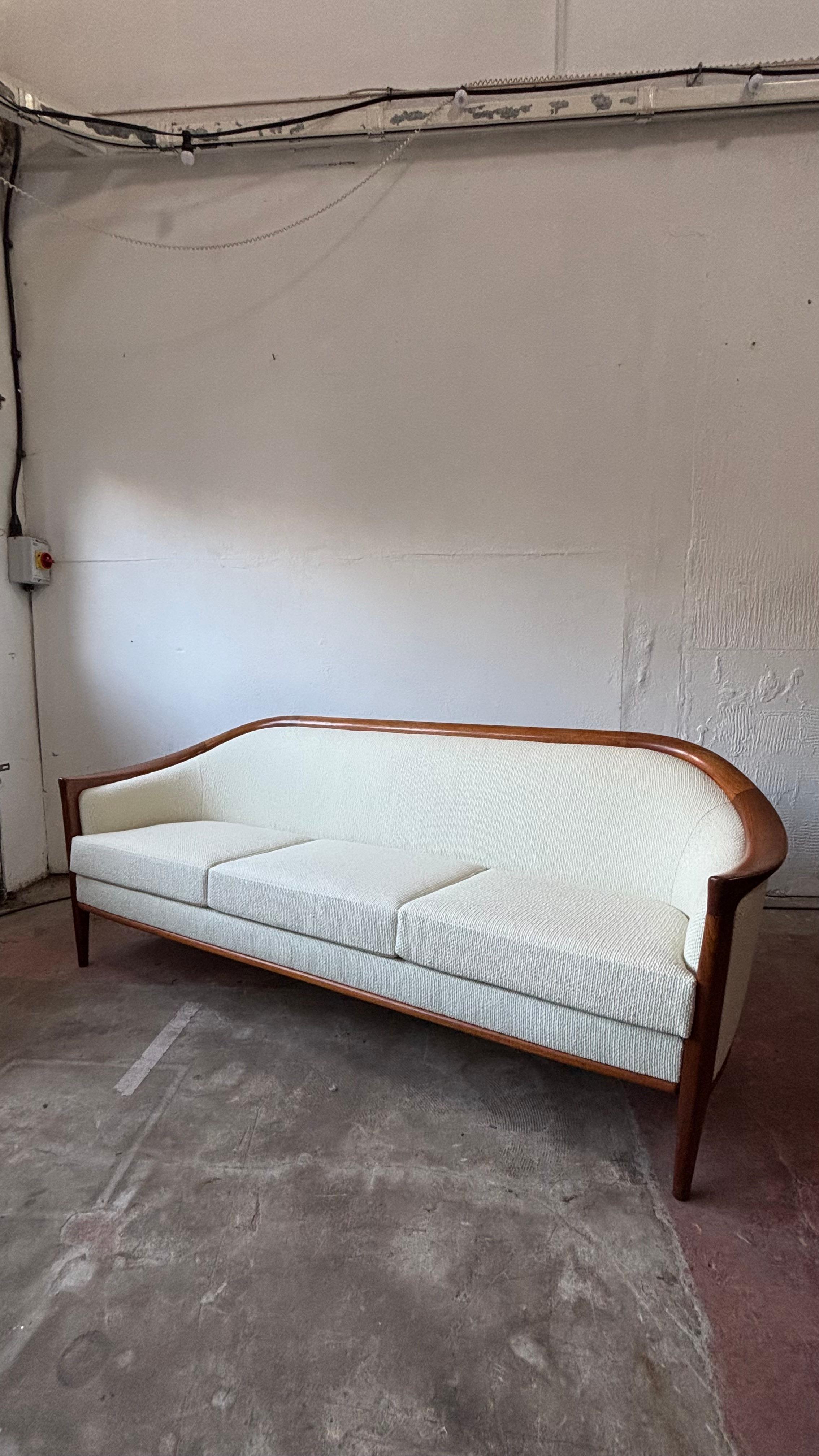 Milieu du XXe siècle Canapé suédois vintage en teck des années 1960 par Bertil Fridhagen en vente