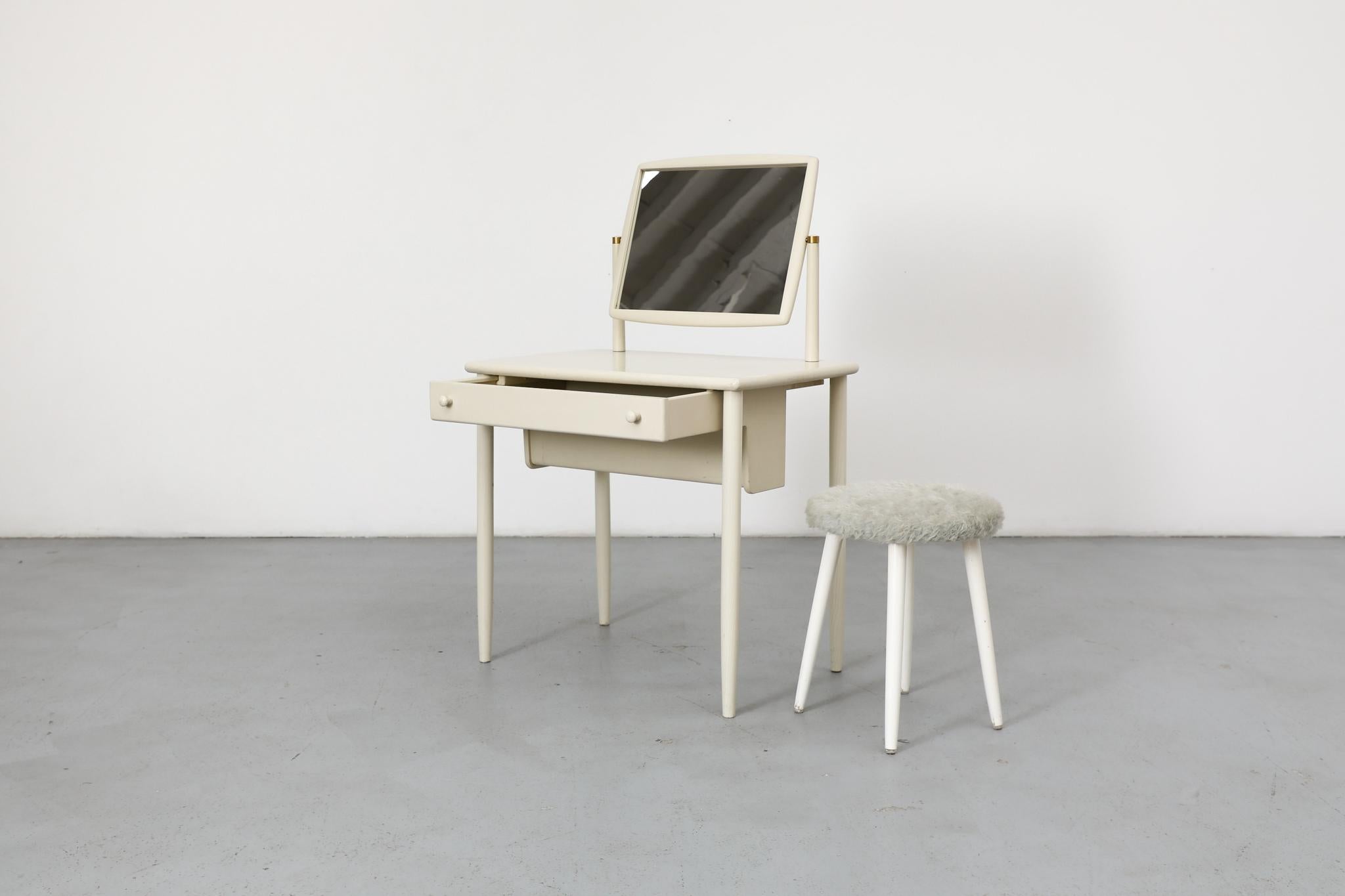 1960s Swedish White Lacqured Vanity Set by Torsten Totti Laakso for Asko in vendita 6