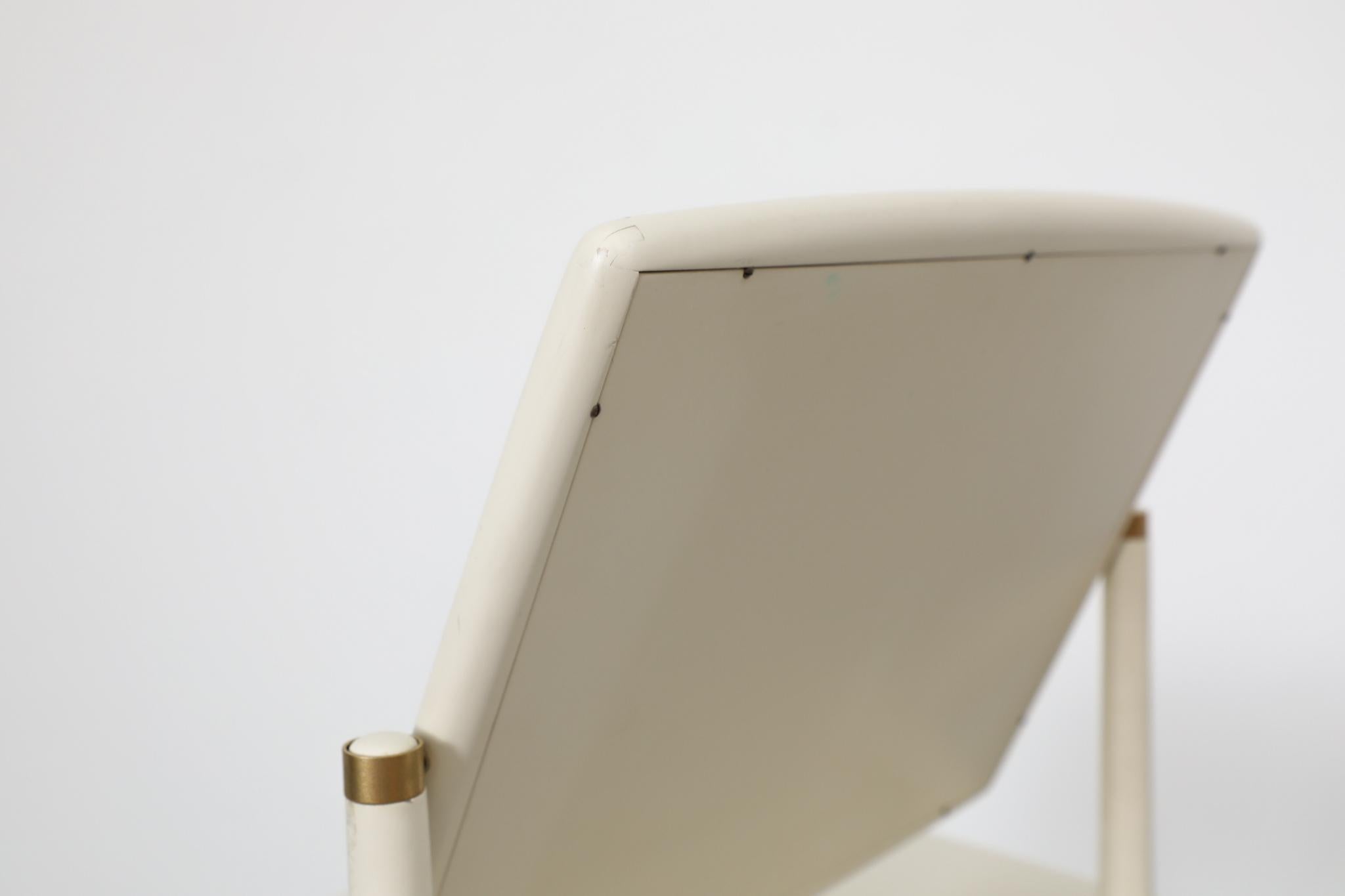 1960s Swedish White Lacqured Vanity Set by Torsten Totti Laakso for Asko In condizioni buone in vendita a Los Angeles, CA