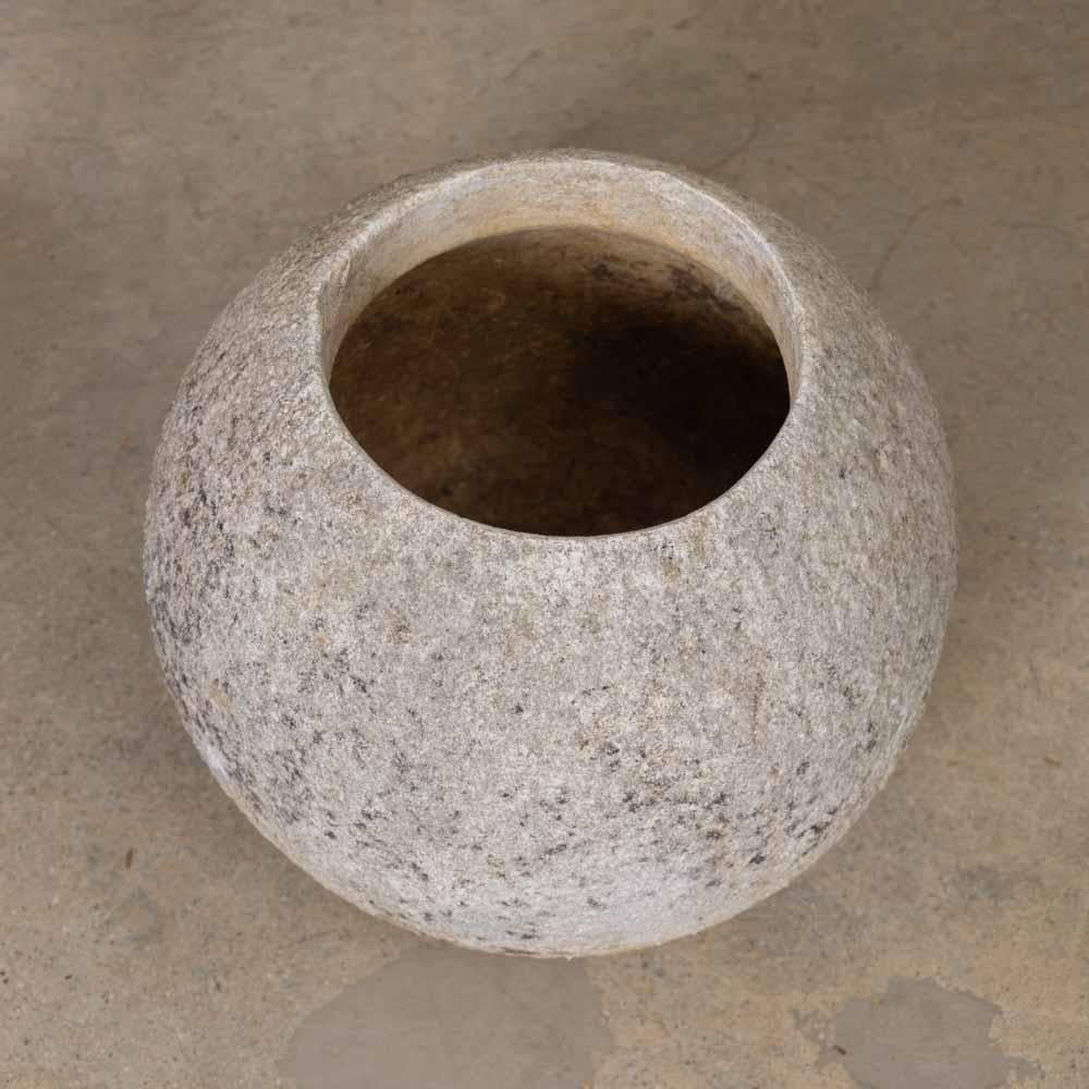1960er Jahre Französisch Beton Ball Pflanzer, klein im Angebot 3