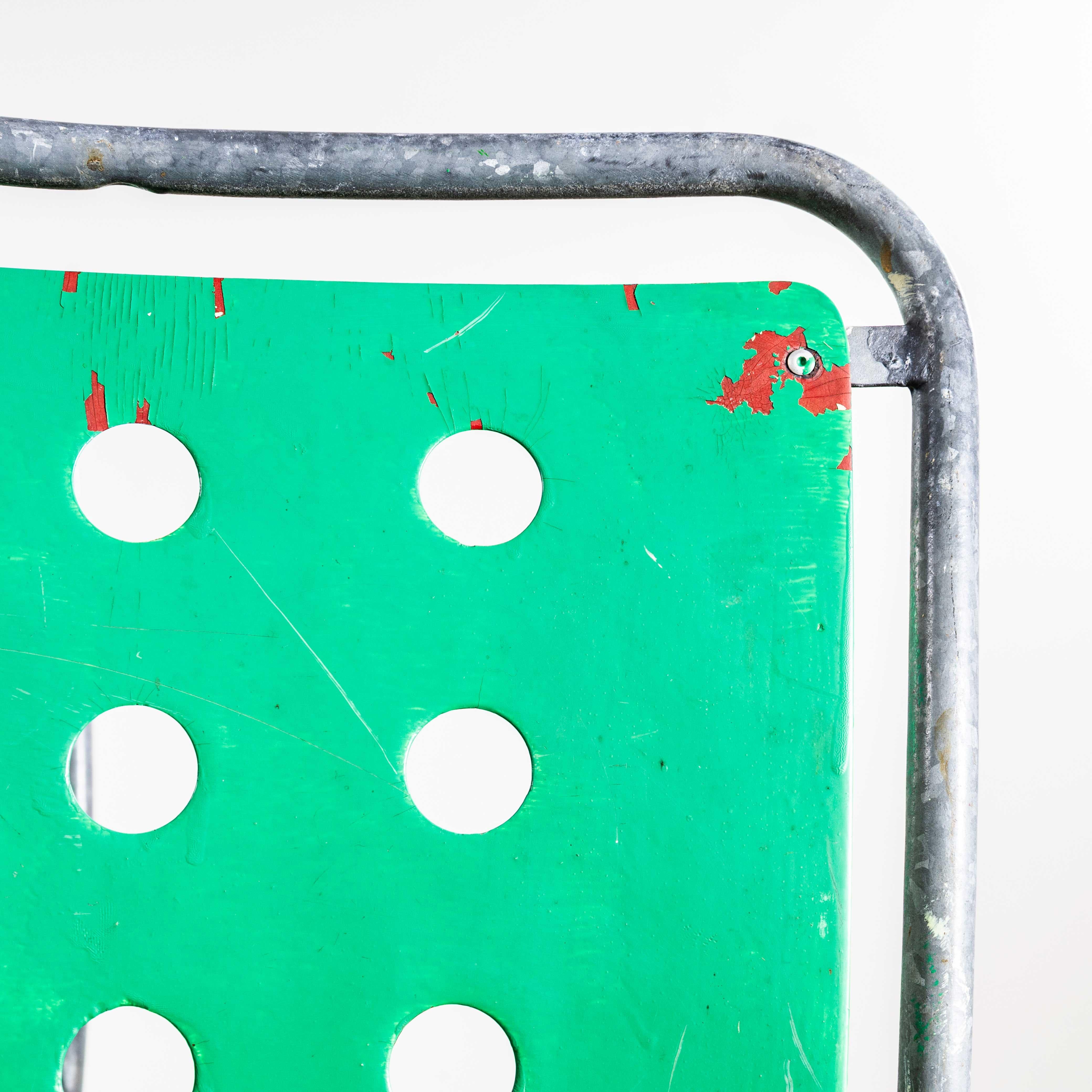 Sillas de jardín suizas de metal de los años 60 Stella By Burri - Juego de seis en venta 2