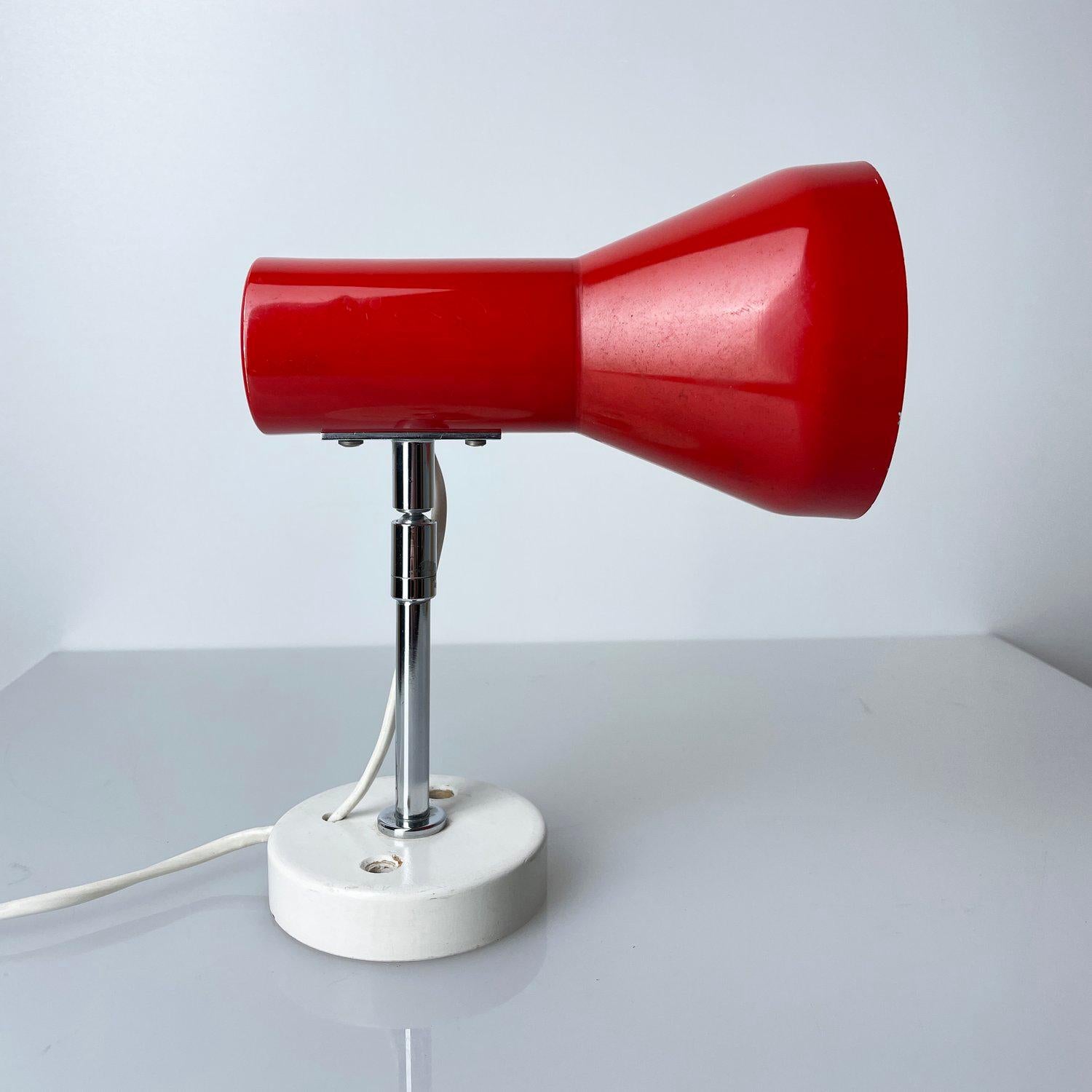 20ième siècle Lampe murale minimaliste suisse des années 1960 en vente