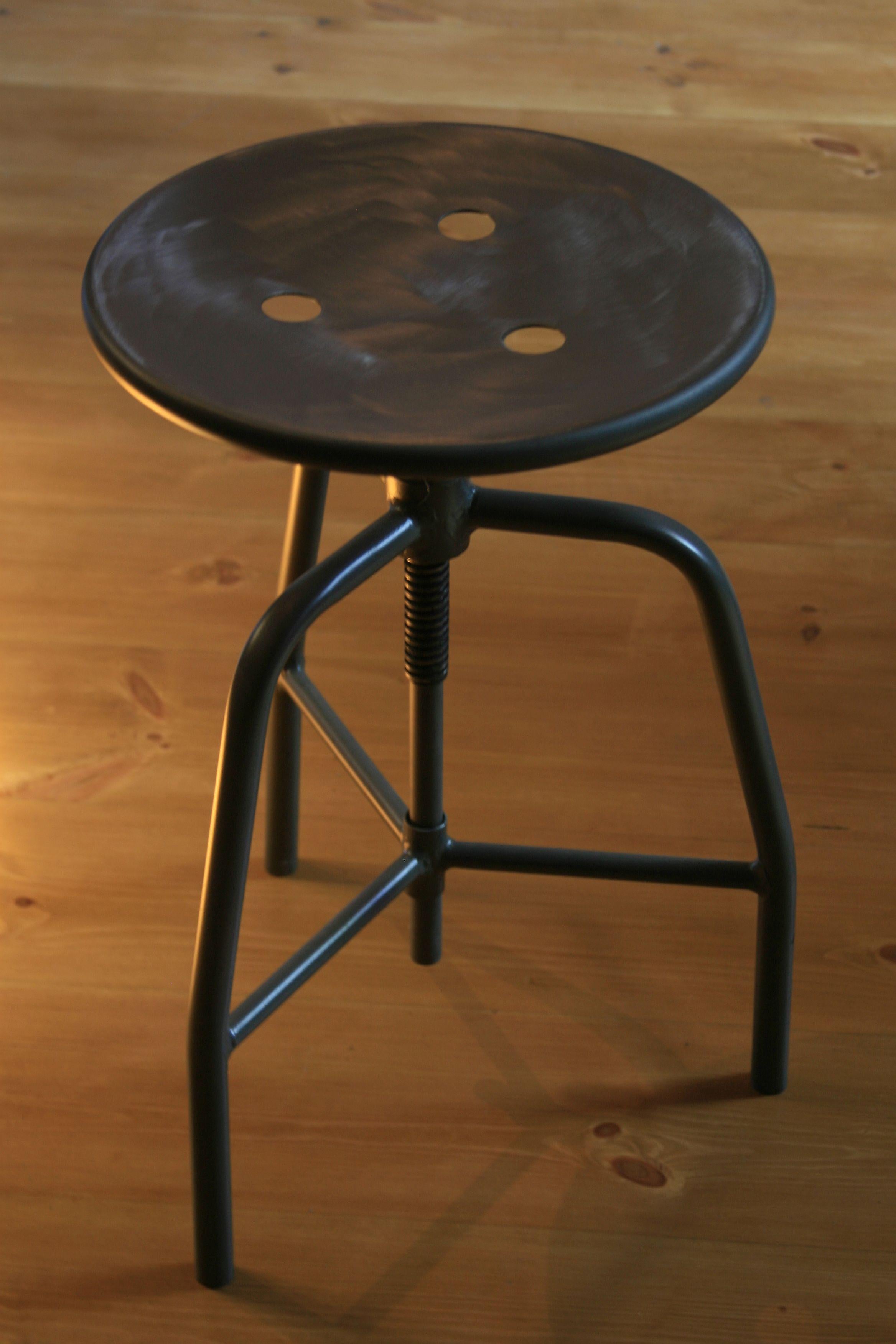 A classic swivel medical stool with adjustable seat height.
Production: 1960s.

Construction:
Welded steel construction, pressed sheet steel seat, height adjustment - threaded seat post.

Range of renovation:
The stool was sandblasted, the upper