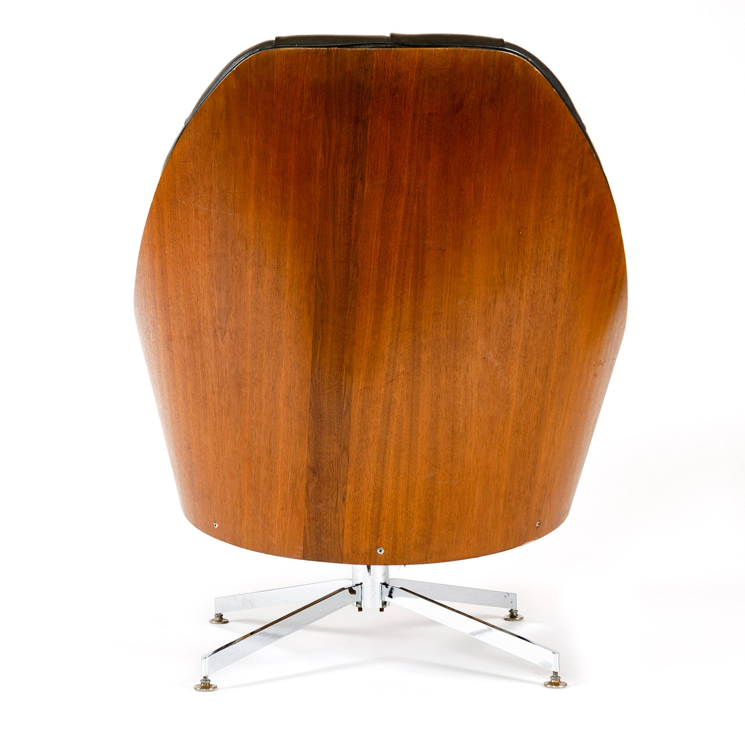 American 1960s Swiveling Lounge Chair by Milo Baughman for Thayer-Coggin