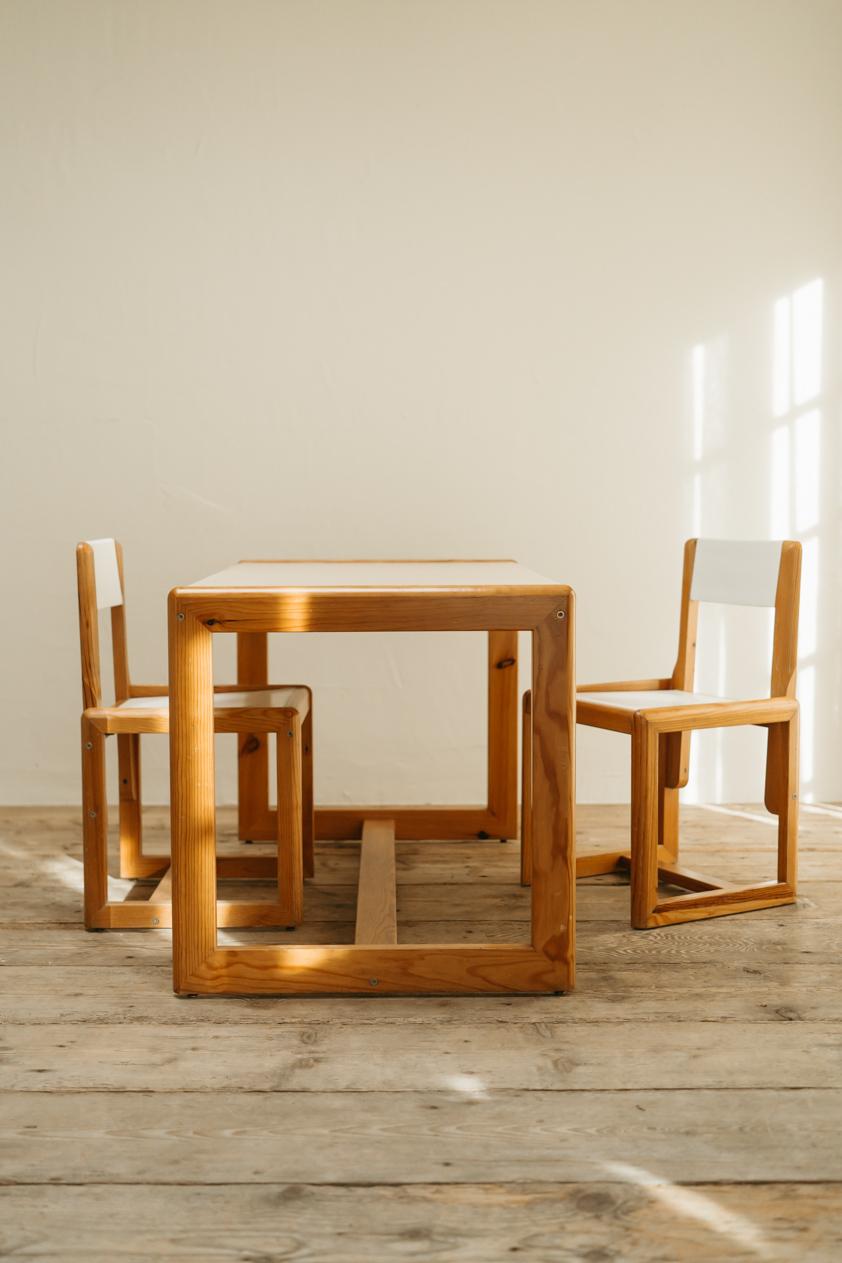 1960er Tisch und 2 Stühle, André Sornay im Angebot 6