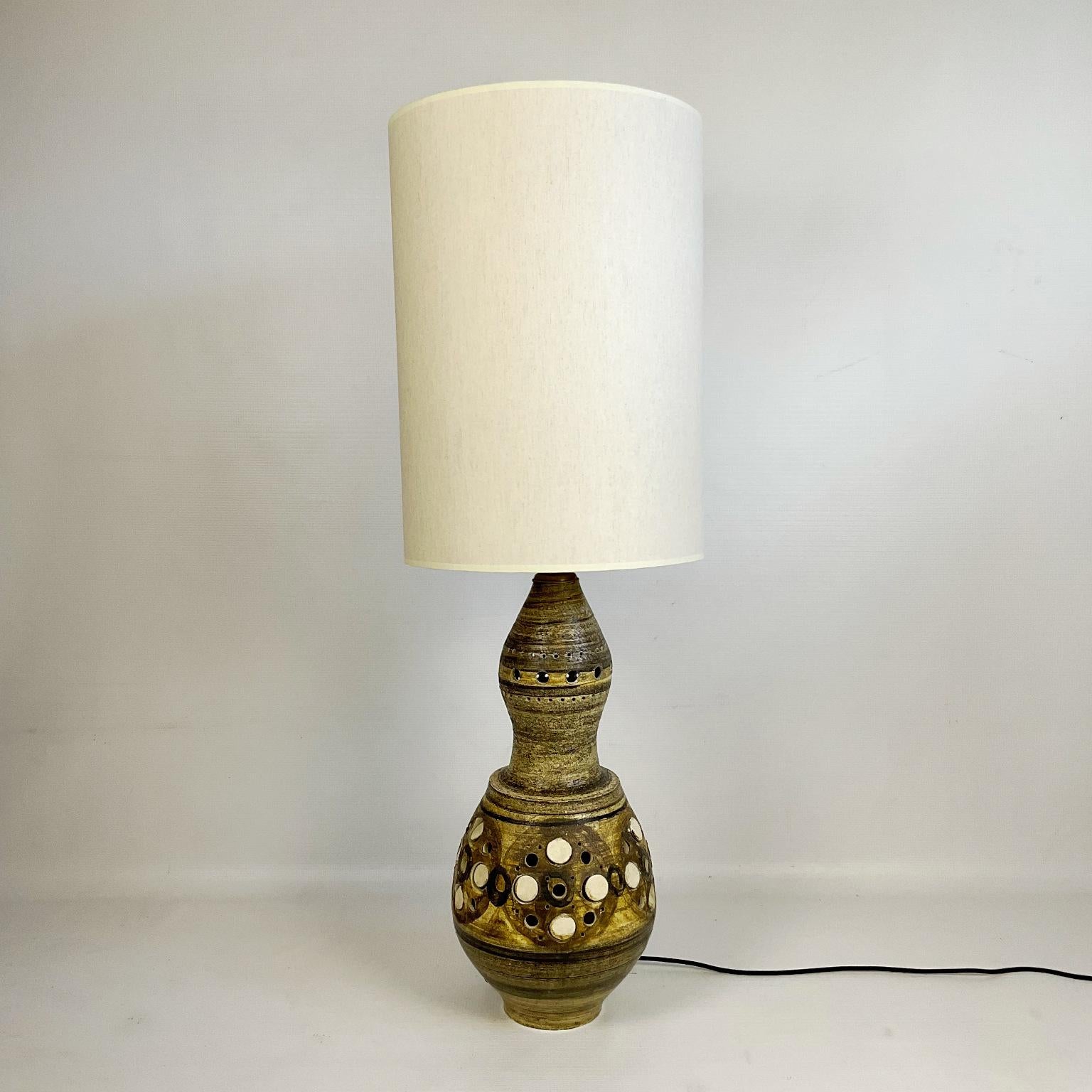 1960s Table Lamp by Georges Pelletier in Hand-Painted Clay For Sale 3