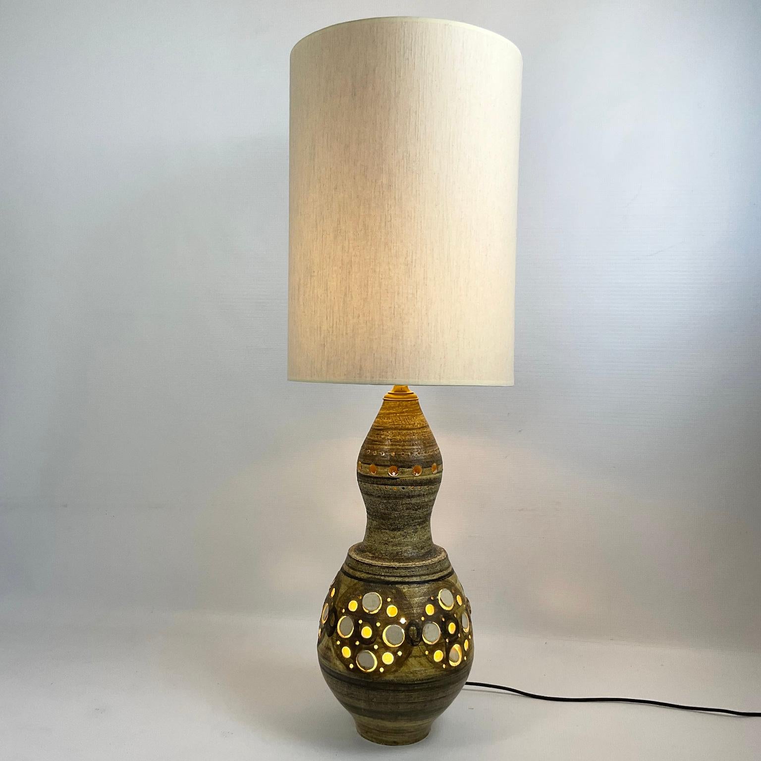 1960s Table Lamp by Georges Pelletier in Hand-Painted Clay For Sale 4