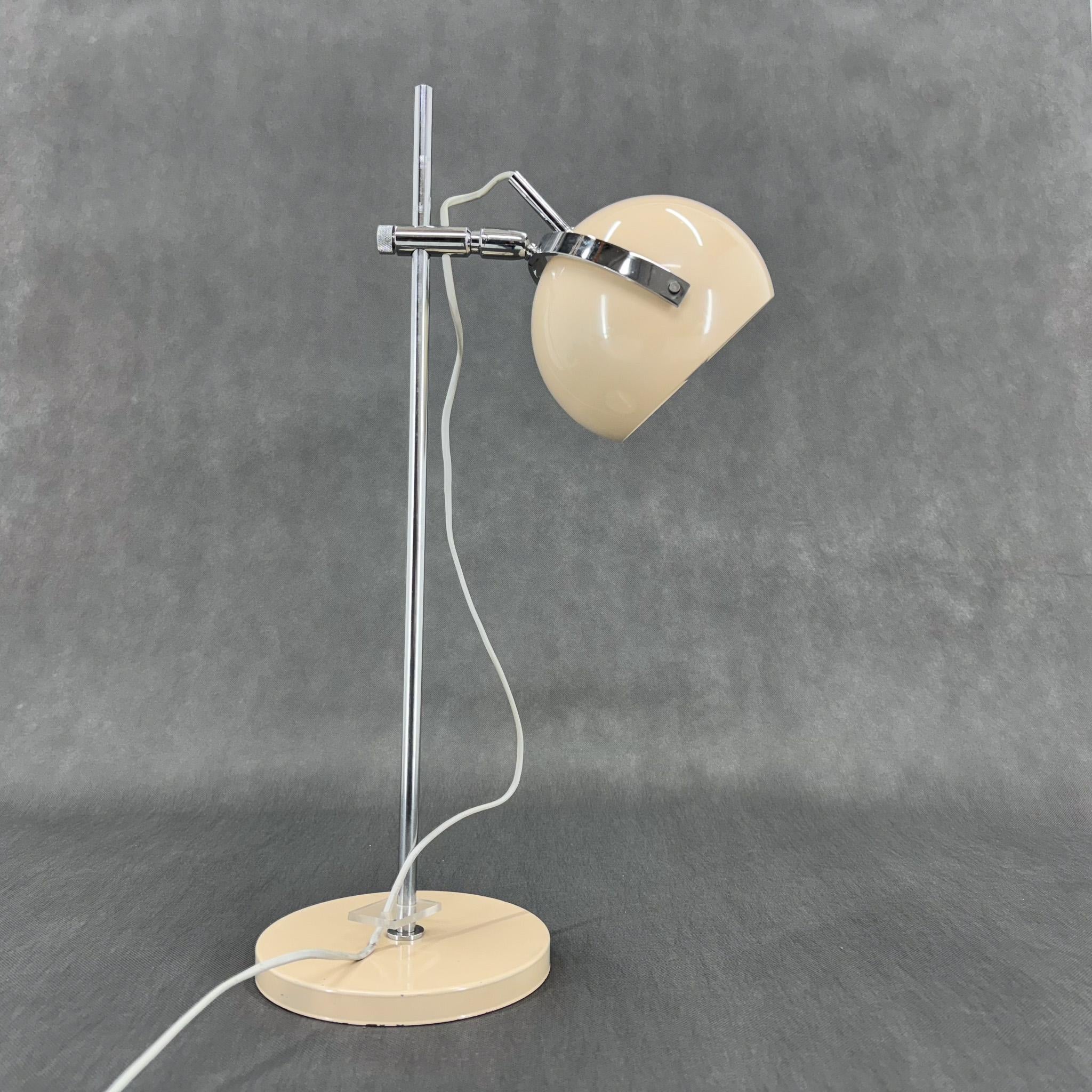Ère spatiale Grande lampe de table à boules des années 1960, Italie en vente
