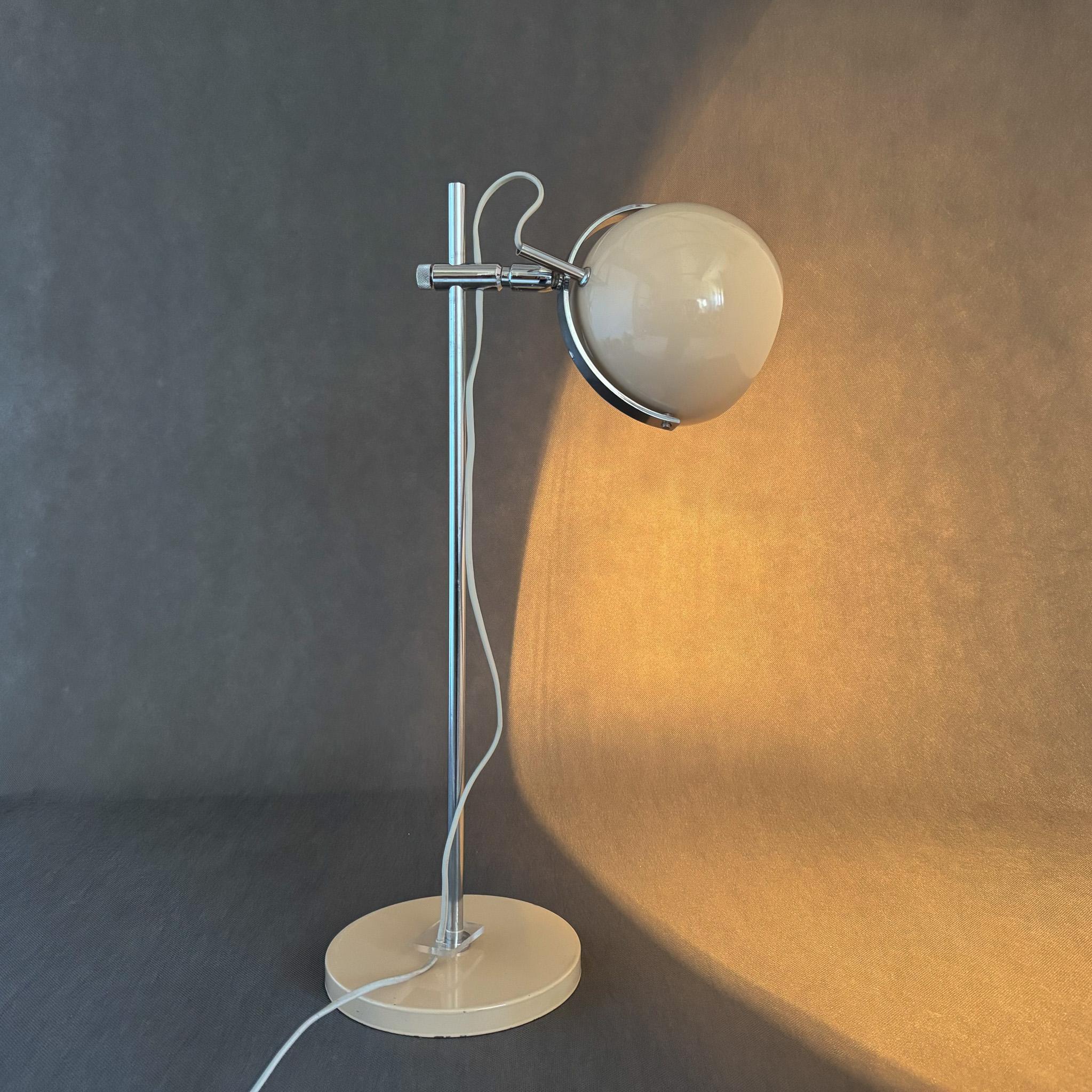 Italian 1960's Tall Eyeball Table Lamp, Italy For Sale