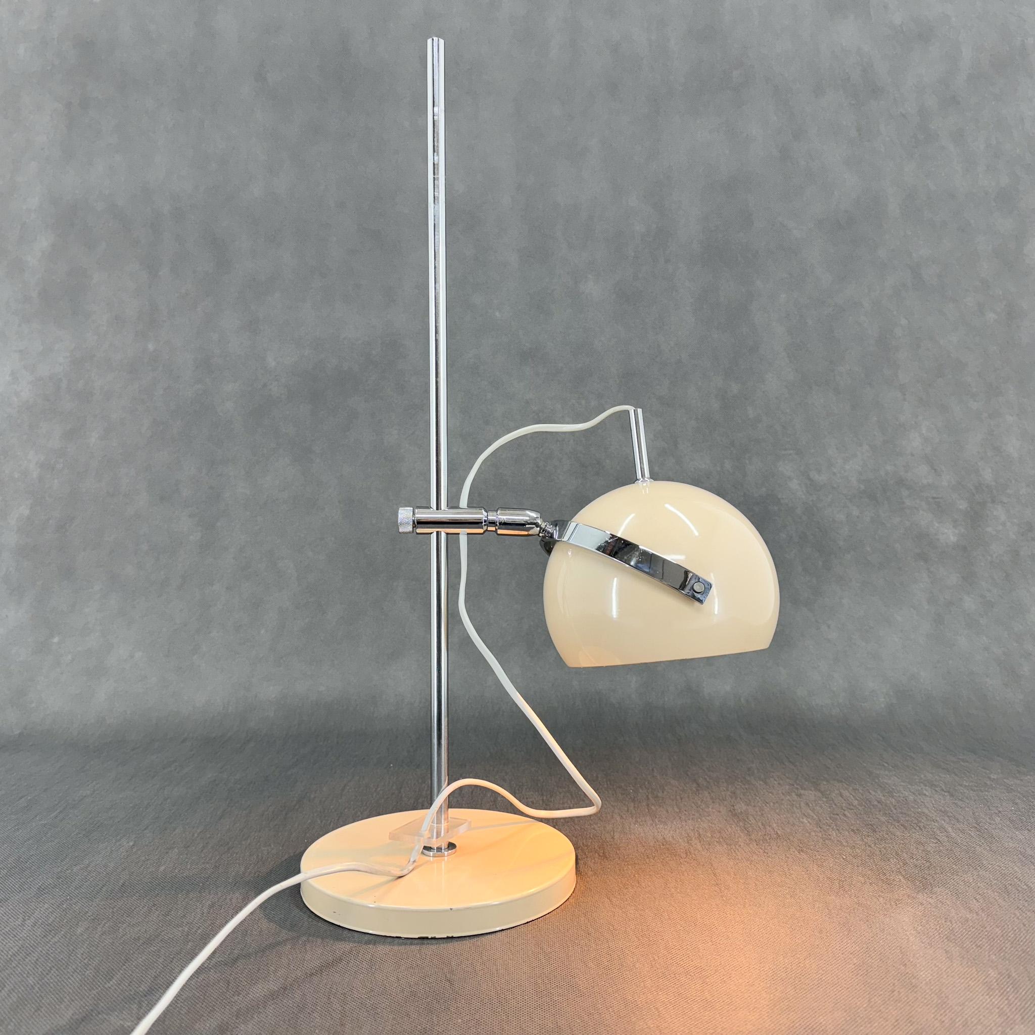 1960's Tall Eyeball Table Lamp, Italy In Good Condition For Sale In Praha, CZ