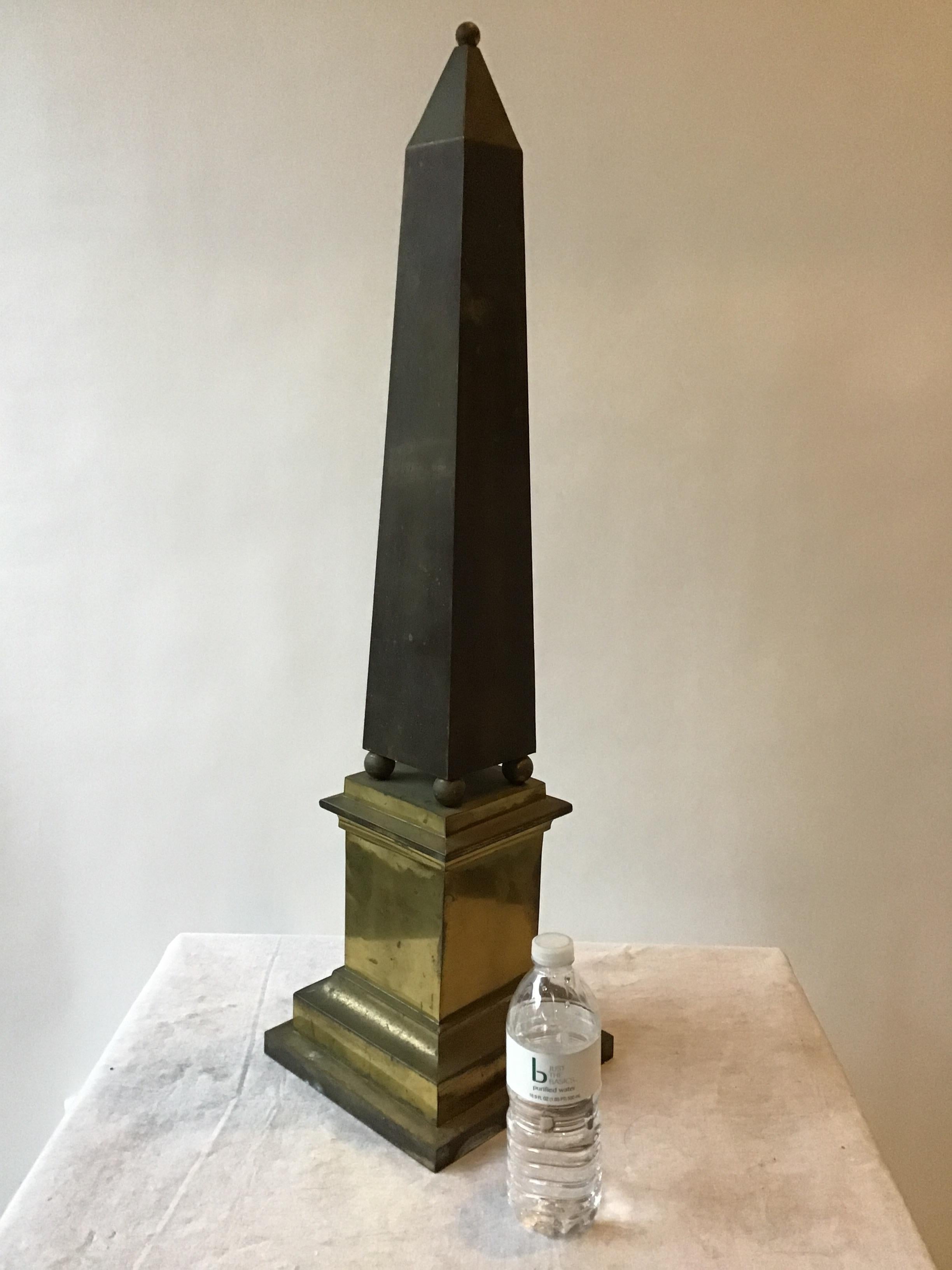 1960s Tall Italian Brass Obelisk In Good Condition For Sale In Tarrytown, NY