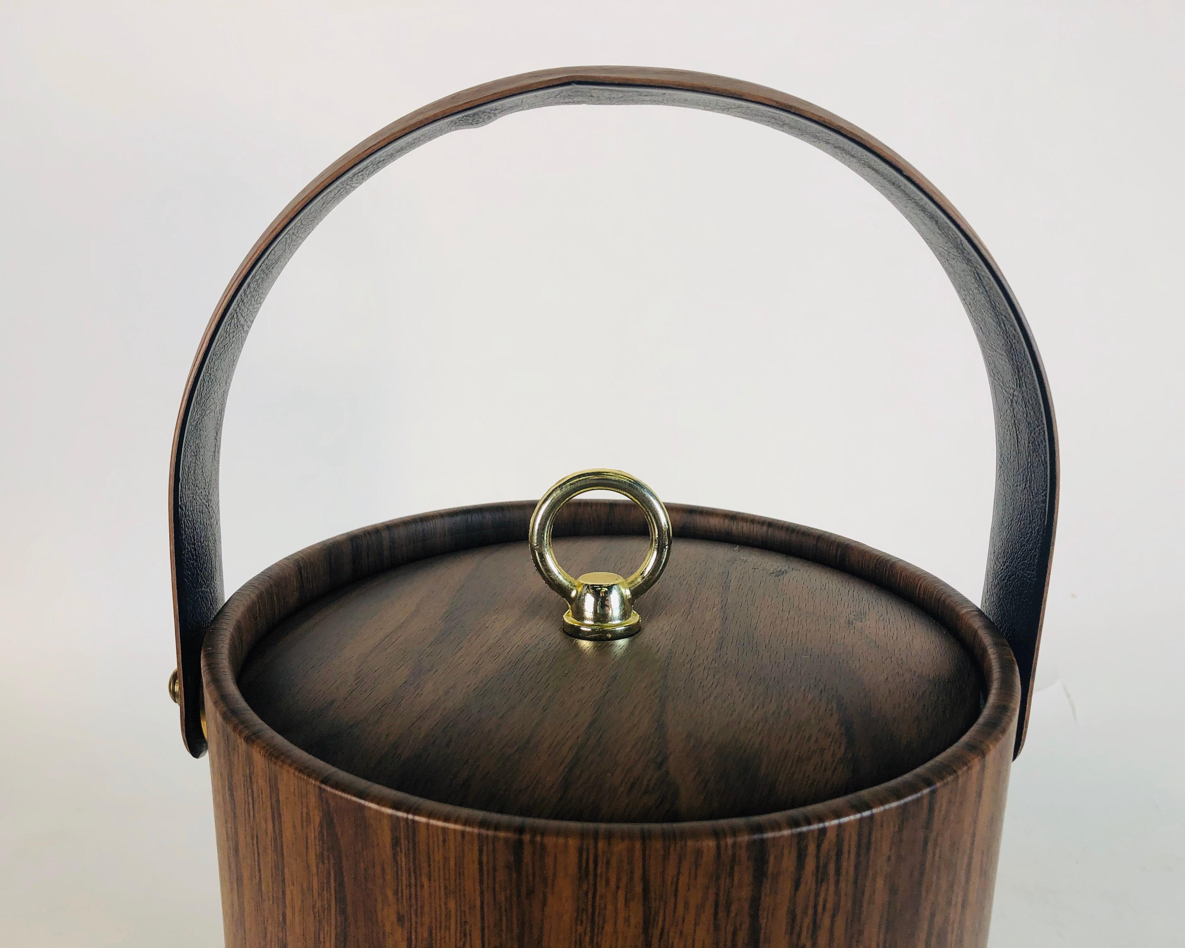1960s Tall Vinyl Faux-Wood Handled Ice Bucket In Good Condition For Sale In Amherst, NH