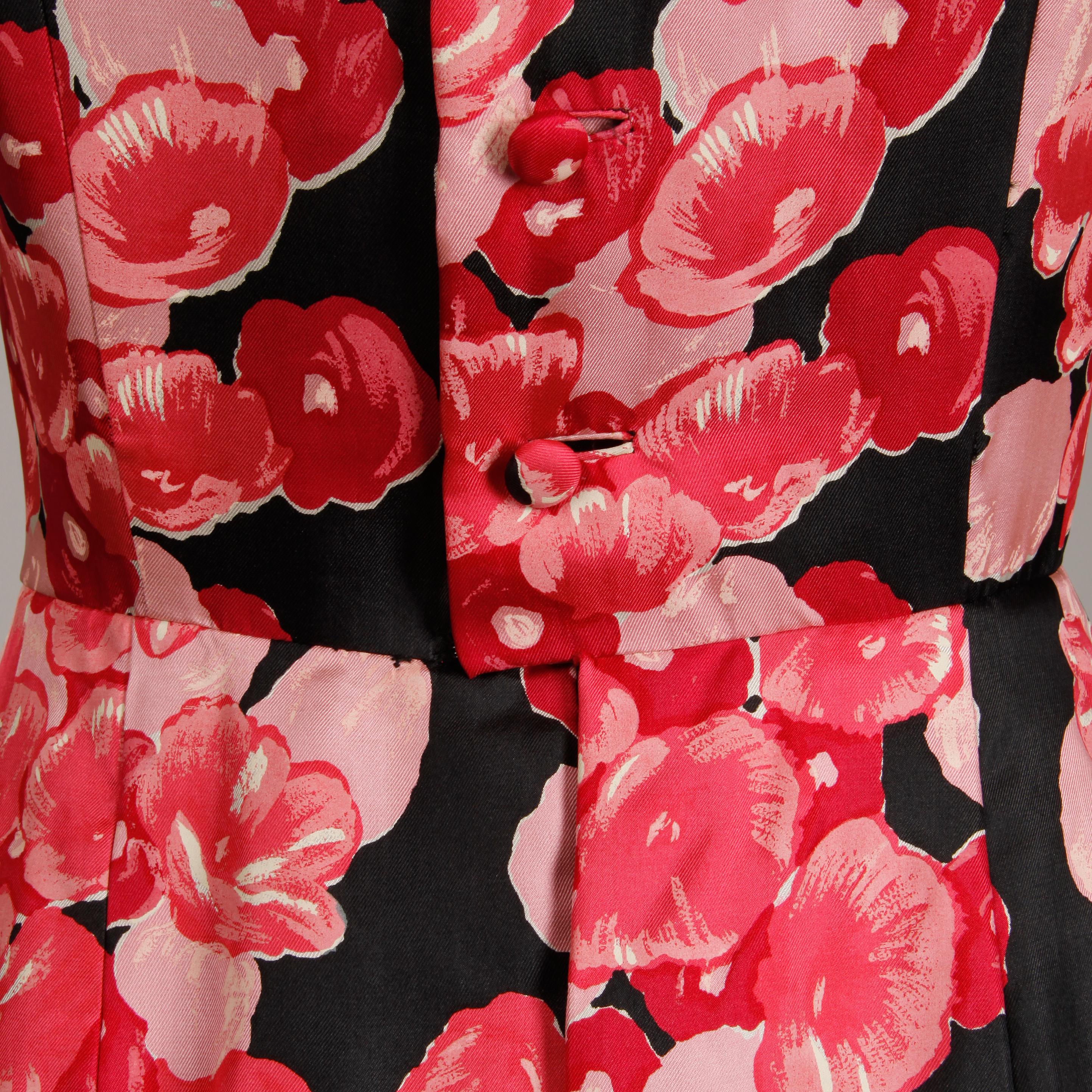 1960s Talmack by John Moore Vintage Vestido de seda con estampado floral rojo, rosa y negro en venta 1