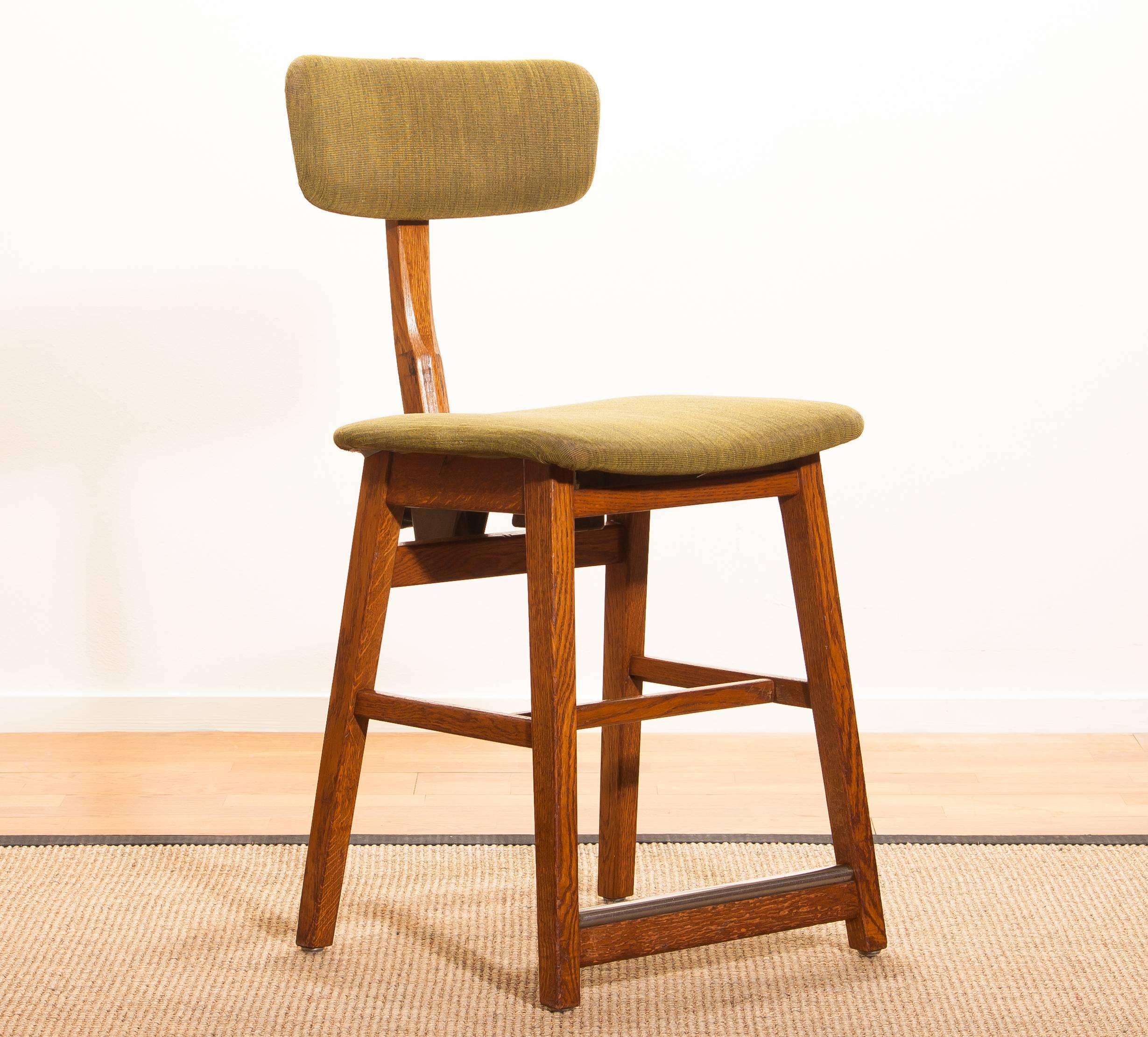 1960s, Teak and Wool Desk Chair by Âtvidabergs Sweden In Good Condition In Silvolde, Gelderland